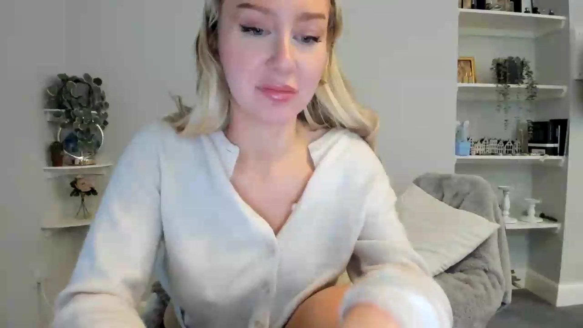 Gallery image thumbnail from pixelatedprincess's myfreecams stream on, 06/08/2026, 18:30 image 18 of 20
