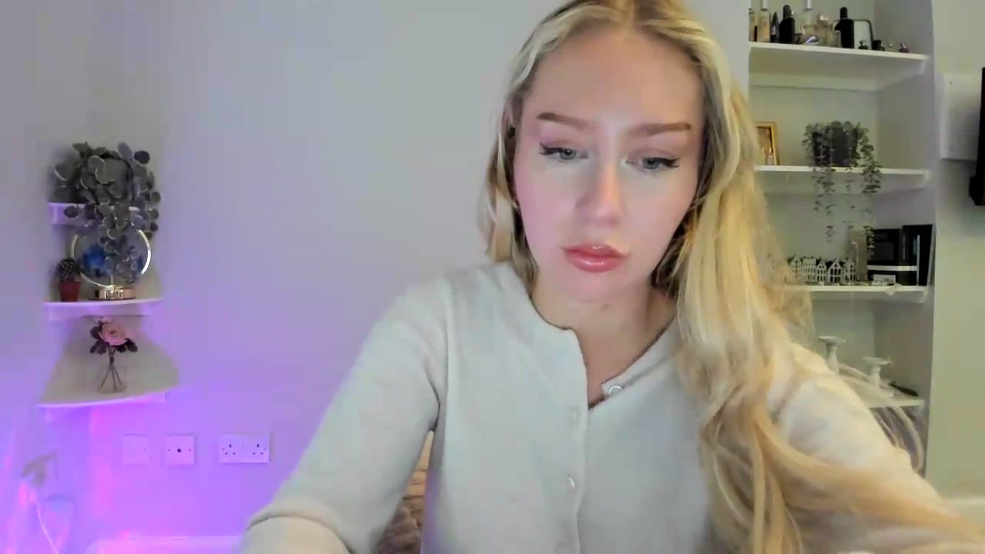 Gallery image thumbnail from pixelatedprincess's myfreecams stream on, 06/08/2026, 18:30 image 2 of 20