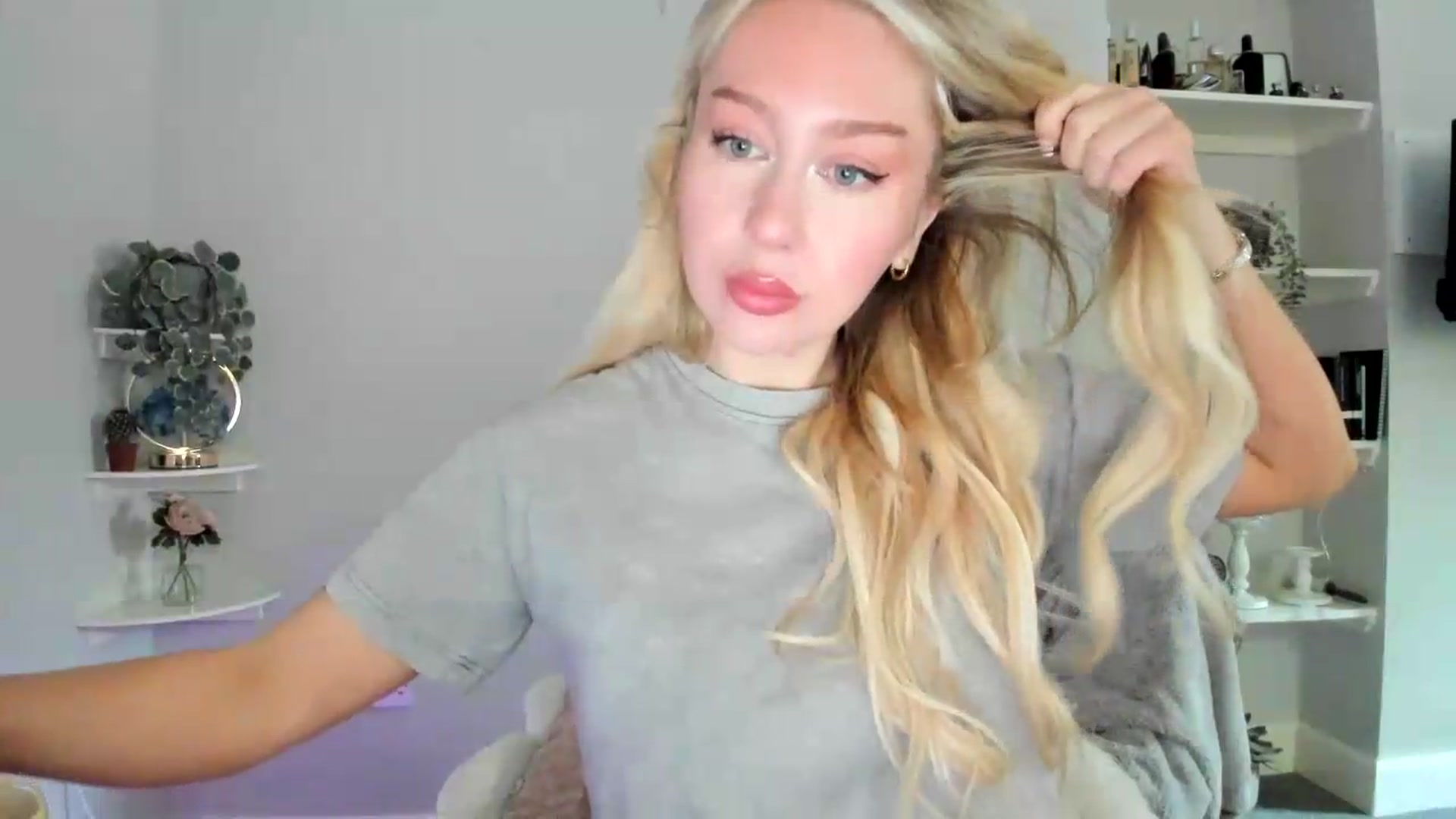 Gallery image thumbnail from pixelatedprincess's myfreecams stream on, 06/11/2026, 07:03 image 12 of 20