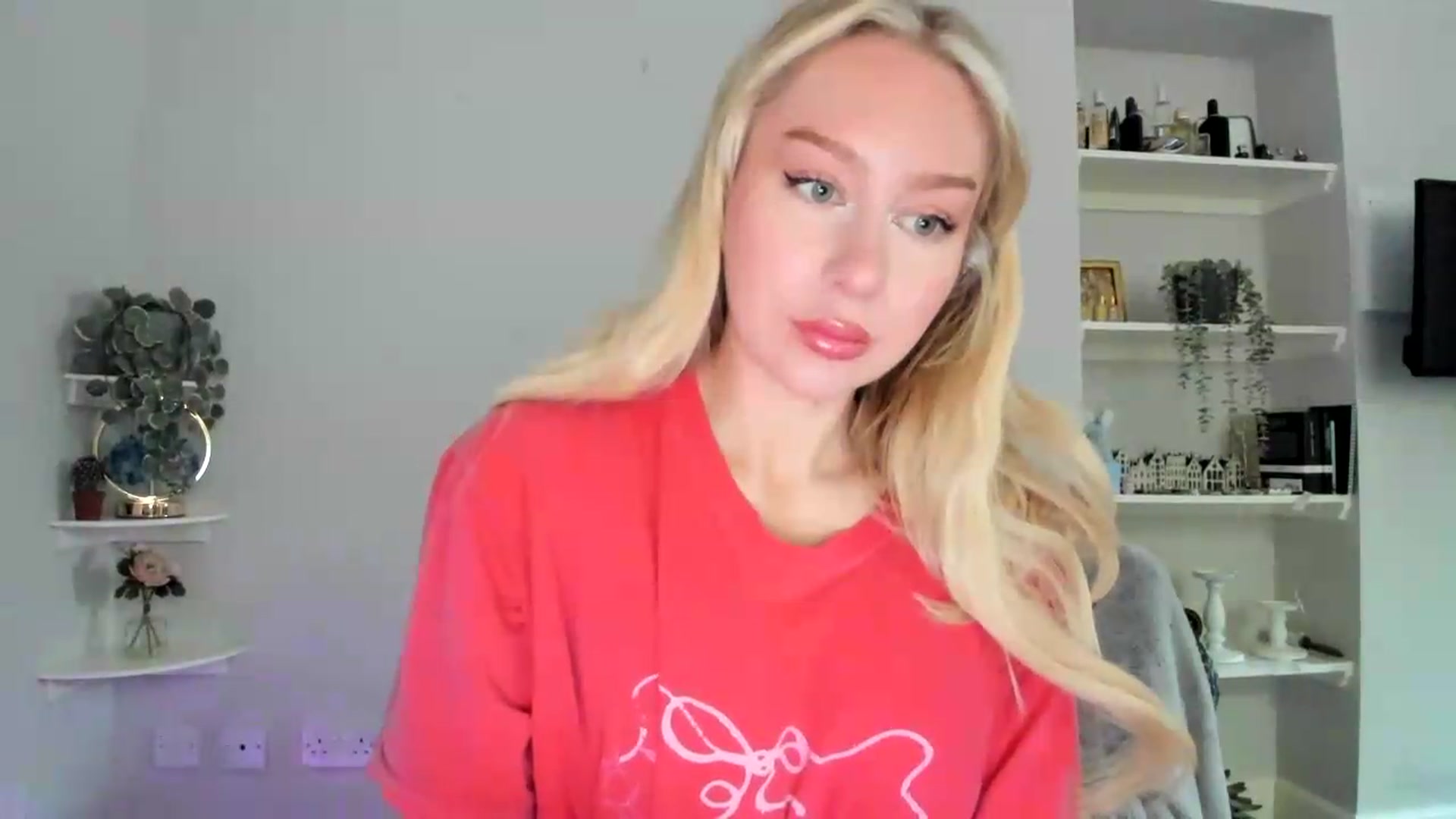 Gallery image thumbnail from pixelatedprincess's myfreecams stream on, 06/11/2026, 07:03 image 6 of 20