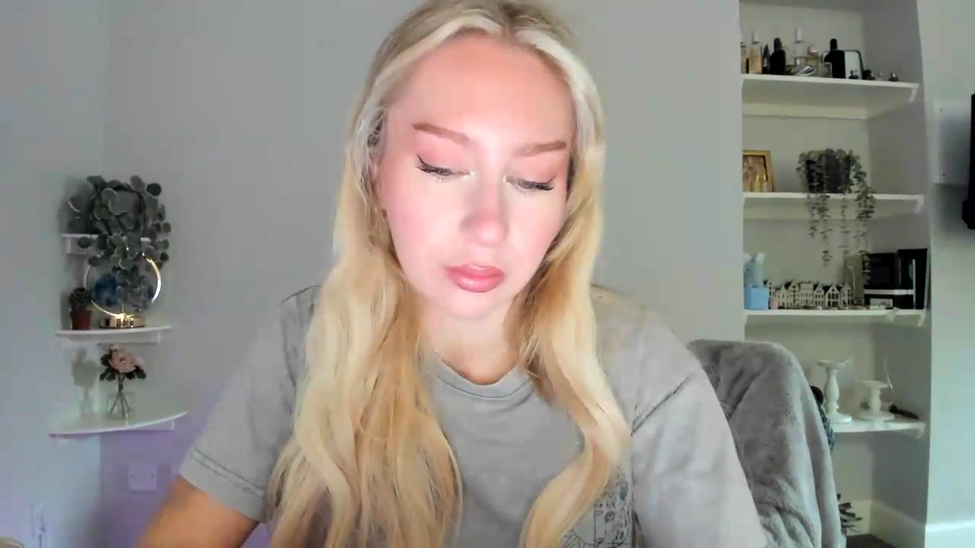 Gallery image thumbnail from pixelatedprincess's myfreecams stream on, 06/11/2026, 07:03 image 15 of 20