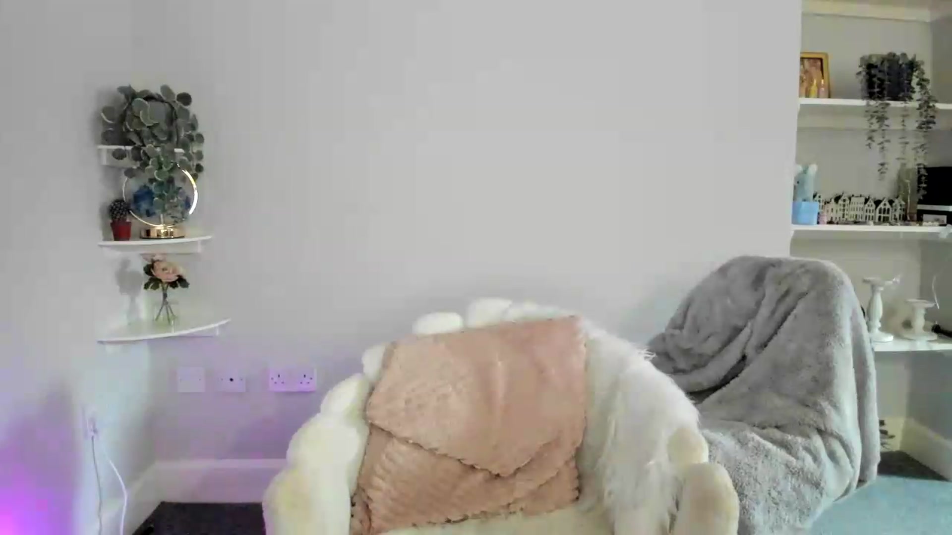 Gallery image thumbnail from pixelatedprincess's myfreecams stream on, 06/11/2026, 07:03 image 17 of 20