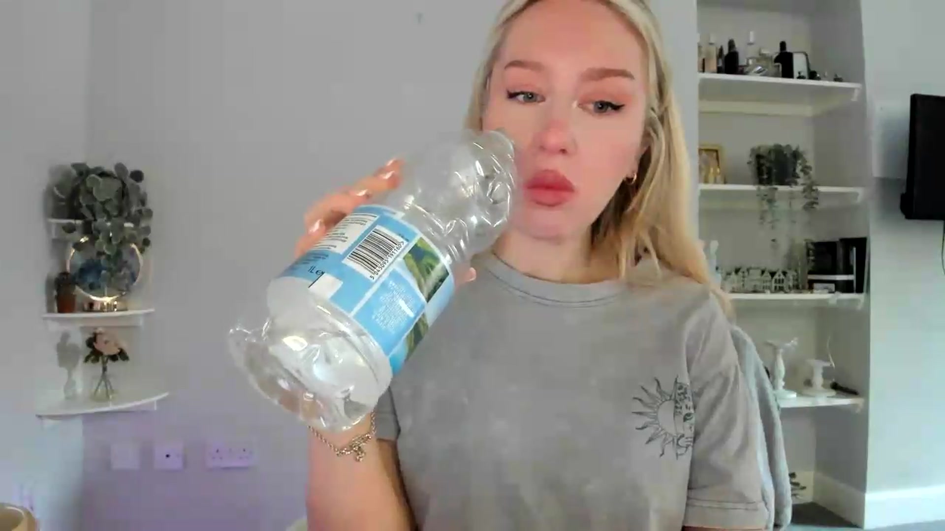 Gallery image thumbnail from pixelatedprincess's myfreecams stream on, 06/11/2026, 08:05 image 15 of 20