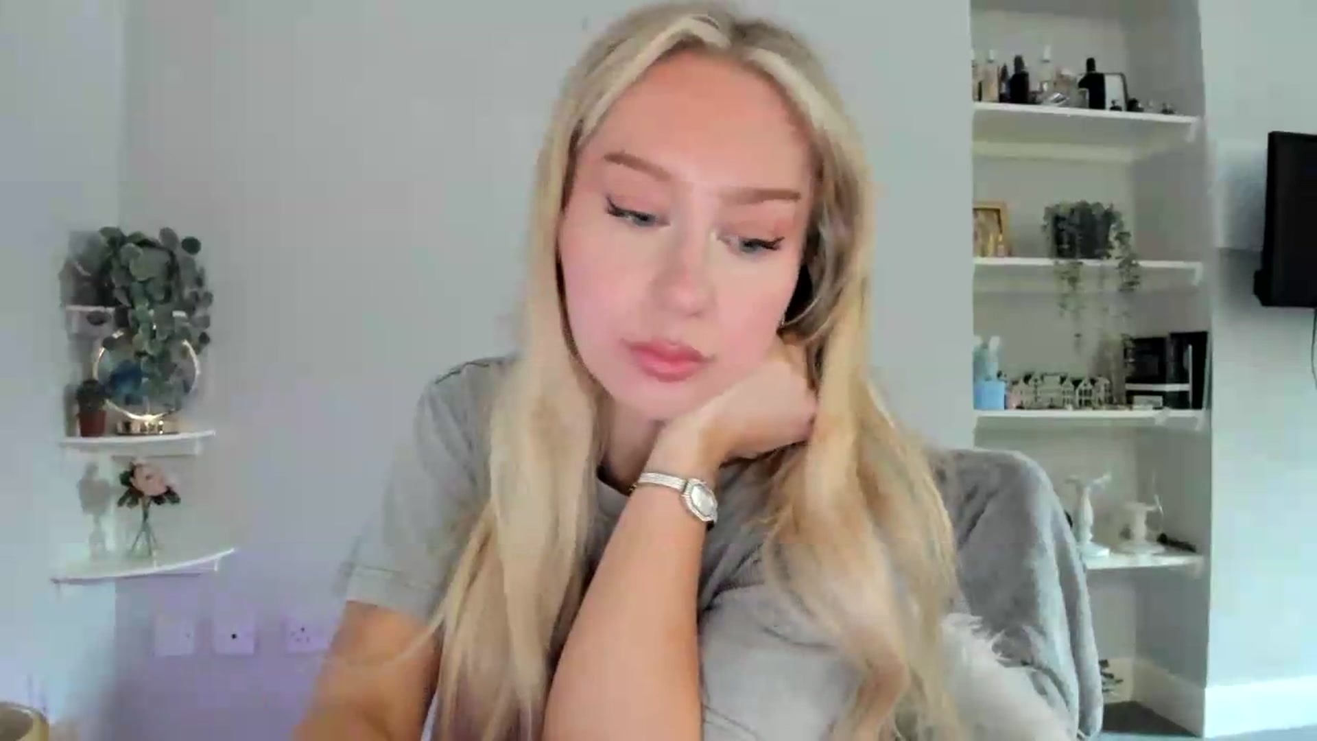 Gallery image thumbnail from pixelatedprincess's myfreecams stream on, 06/11/2026, 08:05 image 13 of 20
