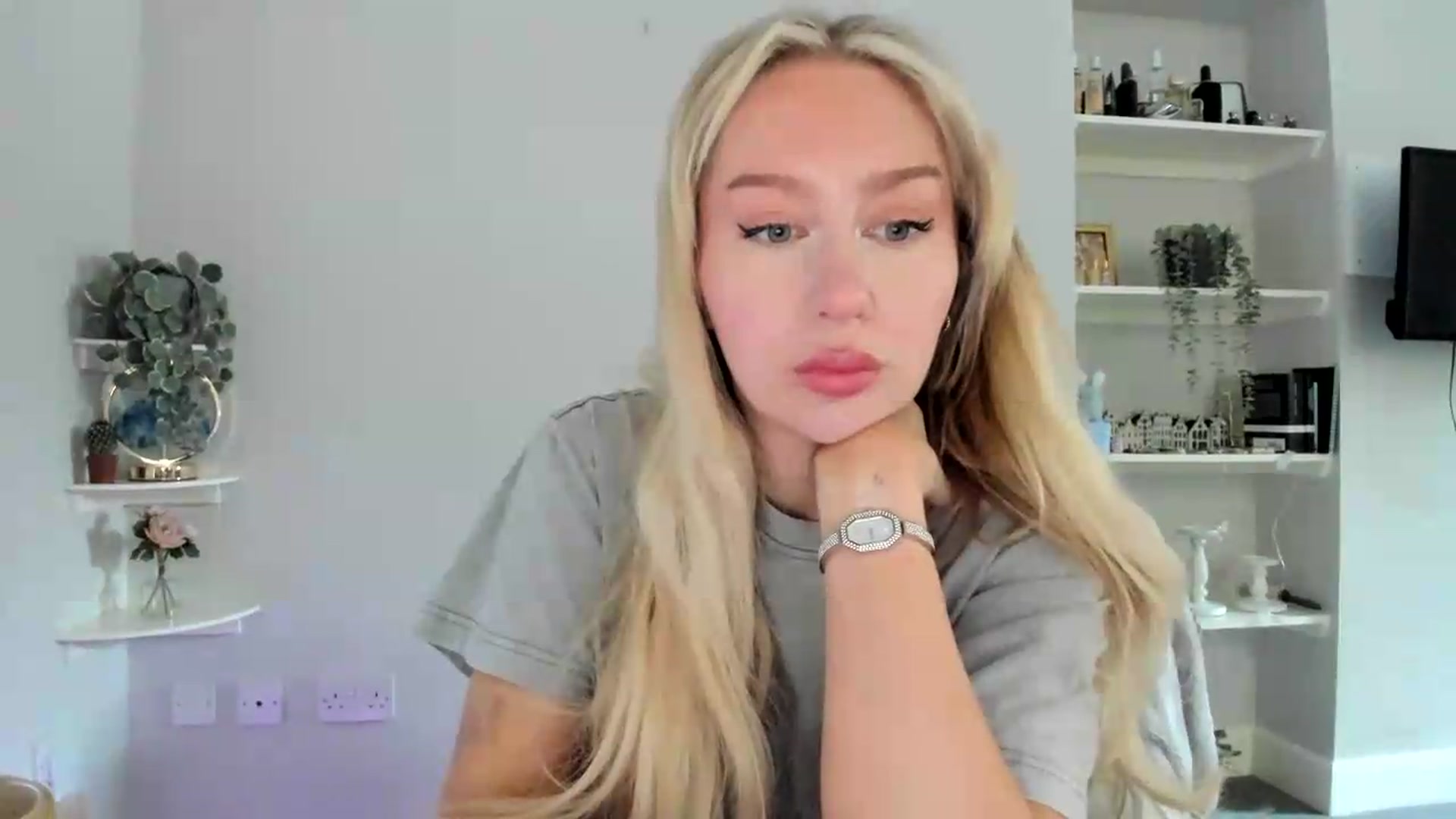 Gallery image thumbnail from pixelatedprincess's myfreecams stream on, 06/11/2026, 08:05 image 12 of 20