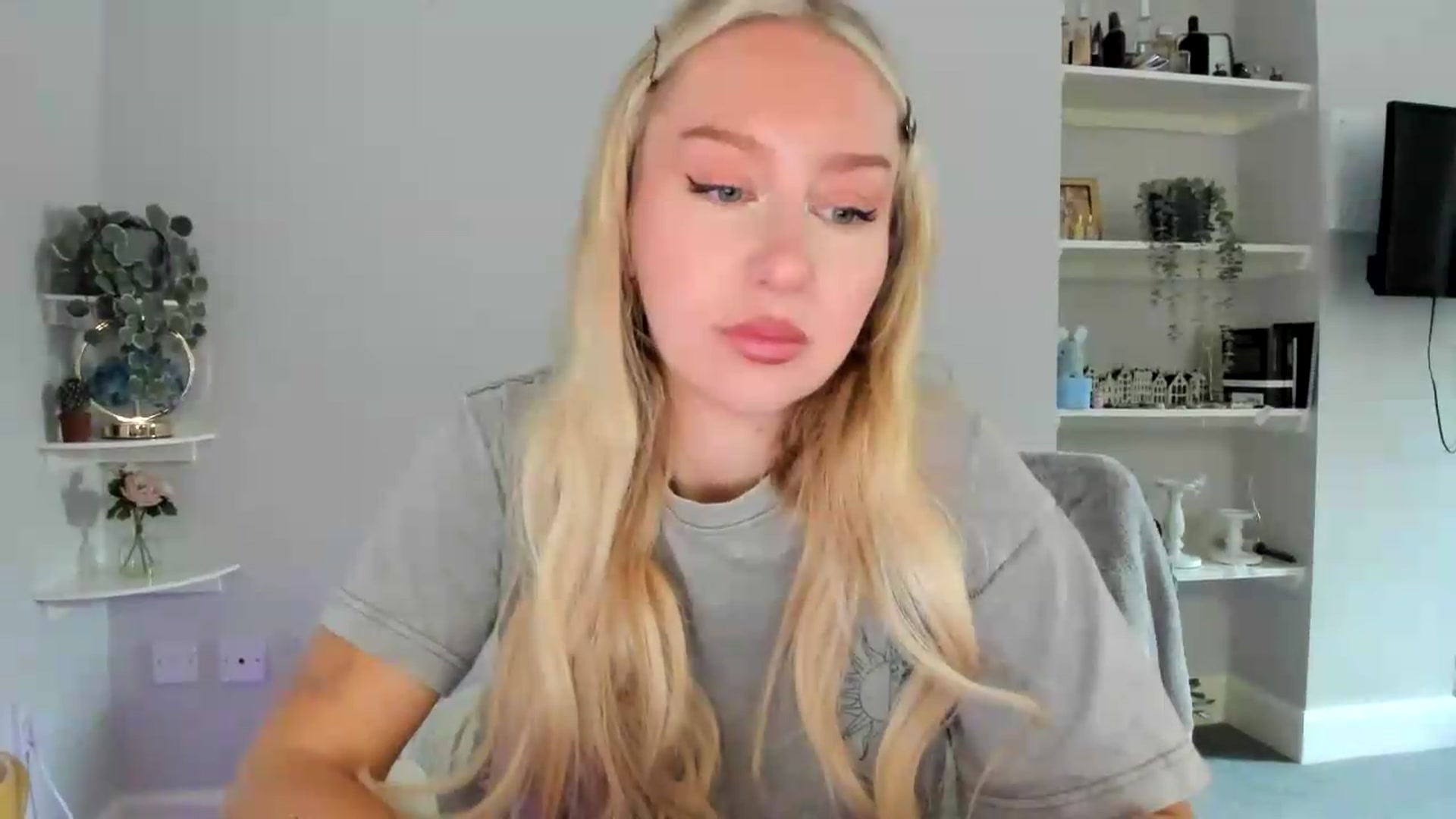 Gallery image thumbnail from pixelatedprincess's myfreecams stream on, 06/11/2026, 08:05 image 20 of 20