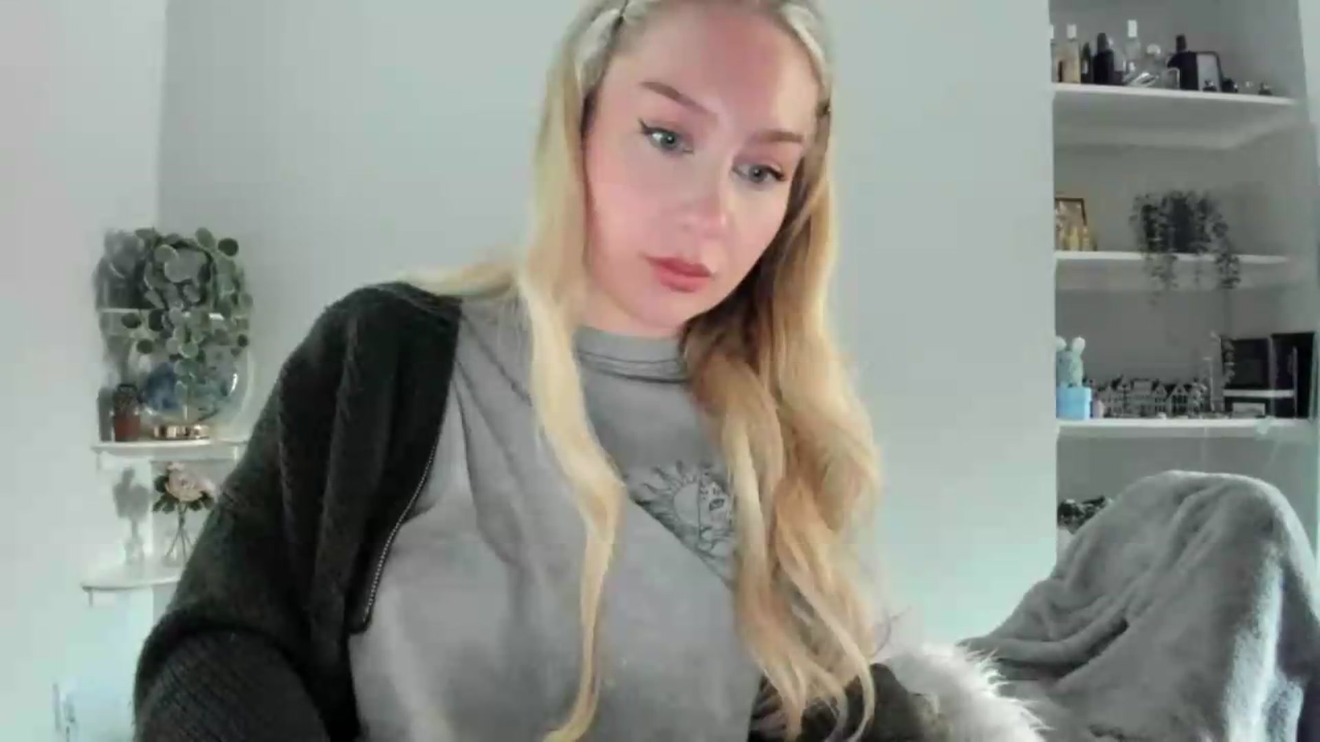 Gallery image thumbnail from pixelatedprincess's myfreecams stream on, 06/11/2026, 10:48 image 14 of 20