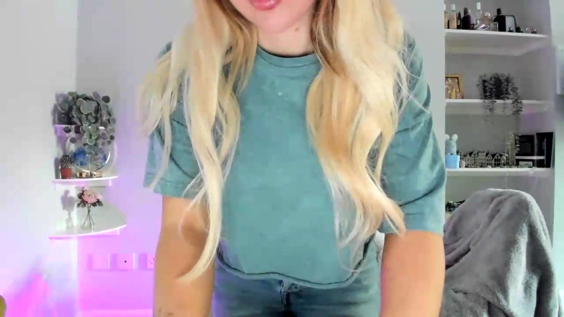 Gallery image thumbnail from pixelatedprincess's myfreecams stream on, 06/11/2026, 12:32 image 14 of 20