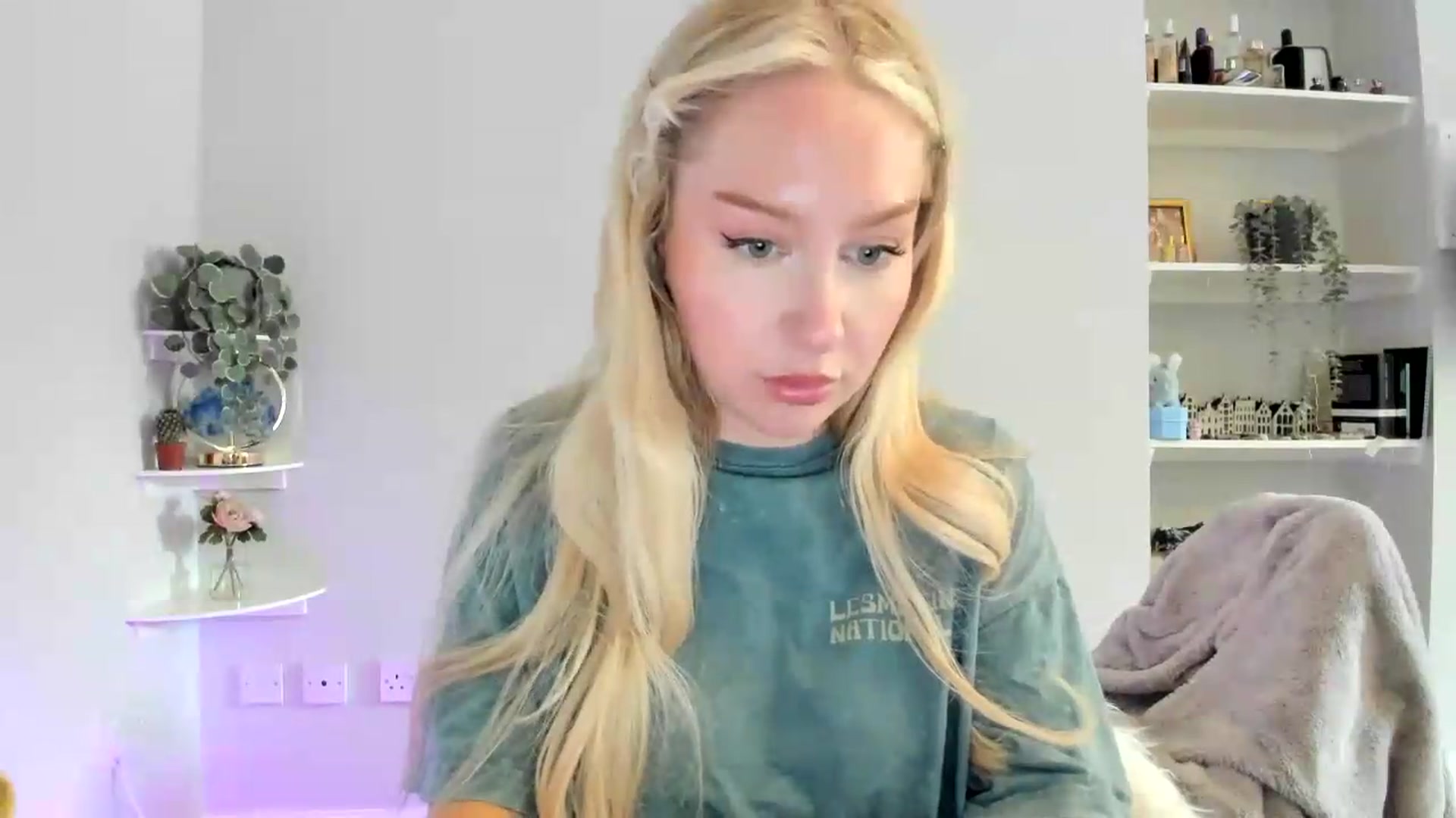 Gallery image thumbnail from pixelatedprincess's myfreecams stream on, 06/11/2026, 12:32 image 3 of 20
