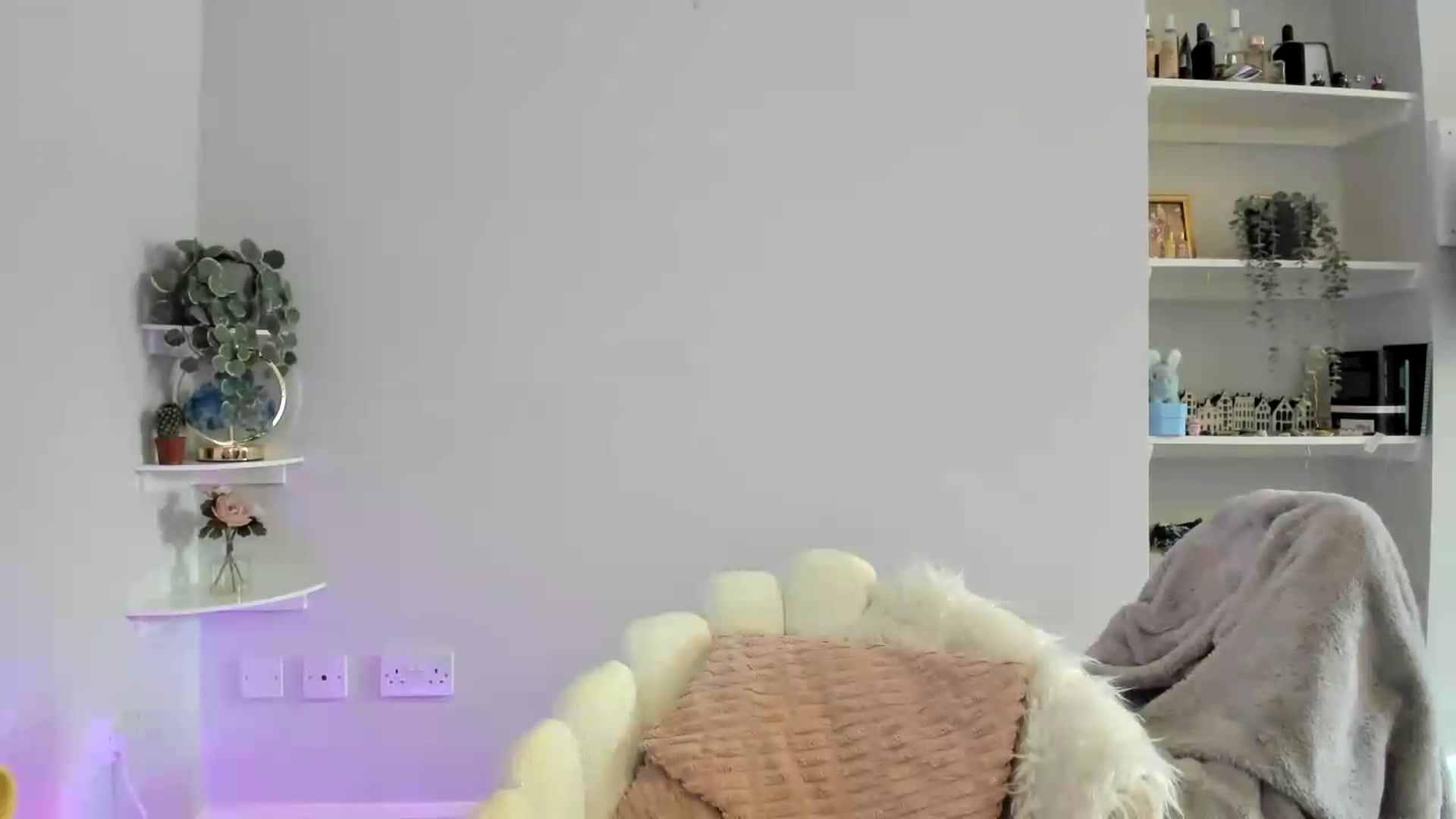 Gallery image thumbnail from pixelatedprincess's myfreecams stream on, 06/11/2026, 12:32 image 8 of 20