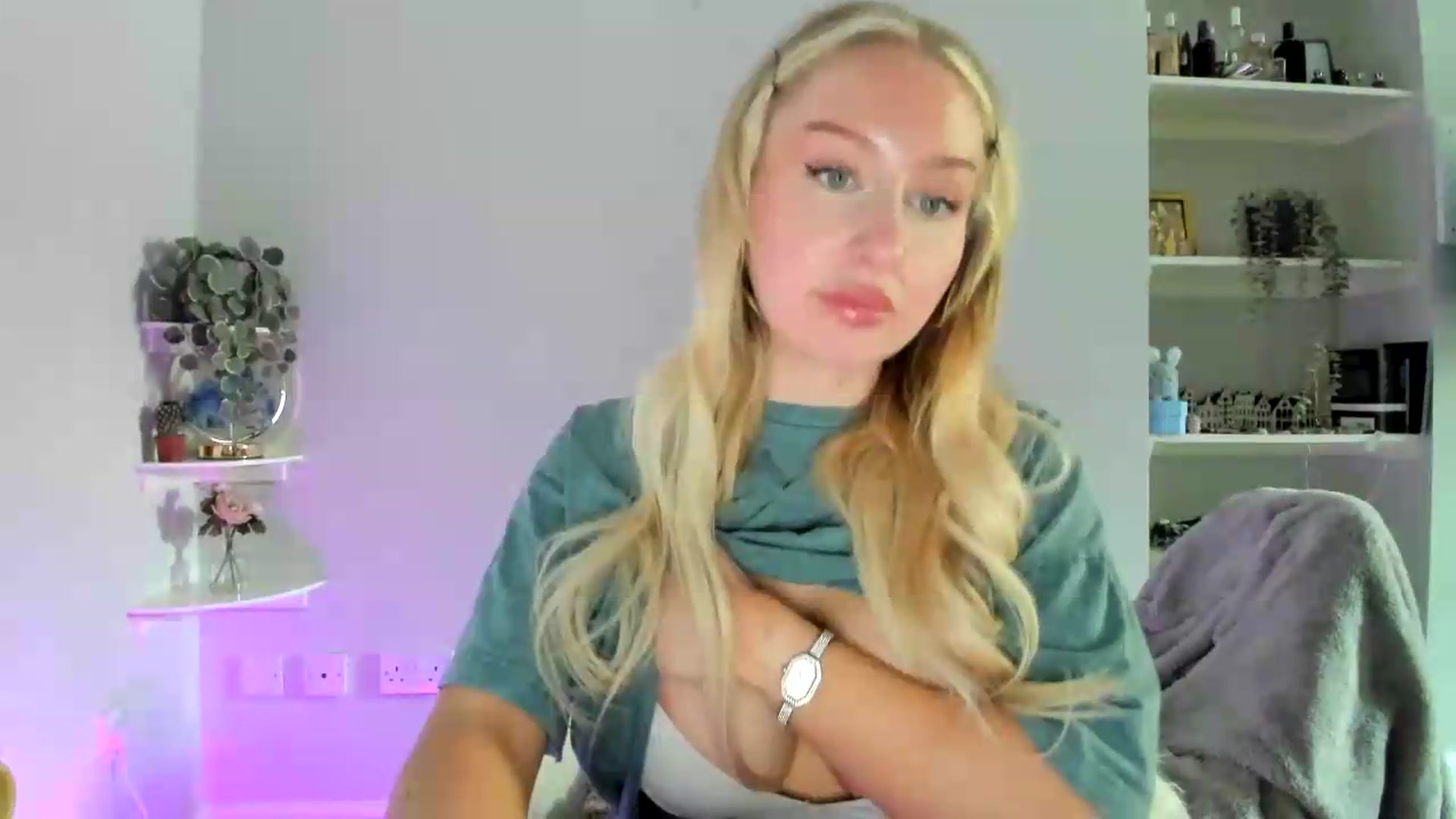Gallery image thumbnail from pixelatedprincess's myfreecams stream on, 06/11/2026, 12:32 image 16 of 20