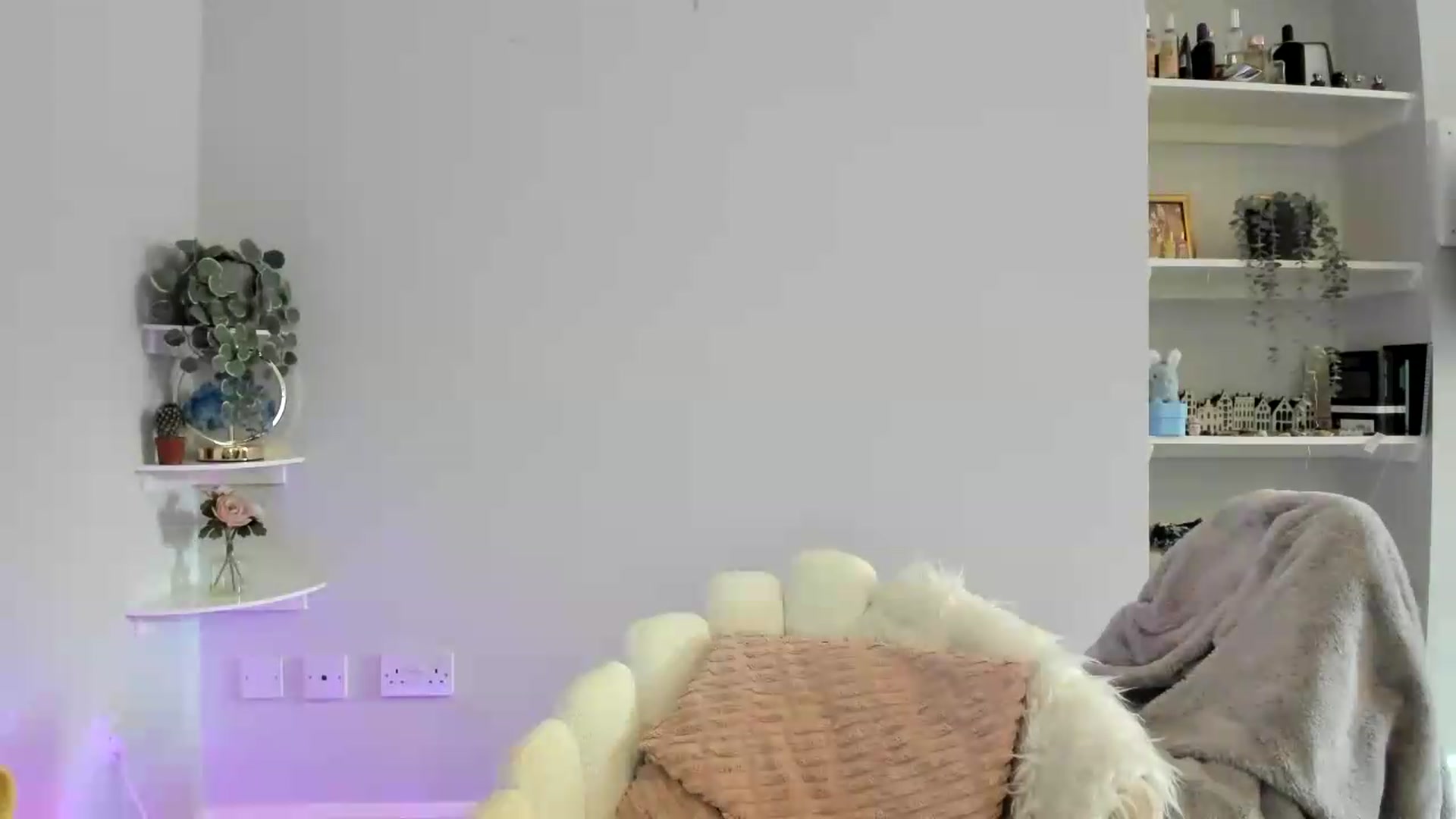 Gallery image thumbnail from pixelatedprincess's myfreecams stream on, 06/11/2026, 12:32 image 9 of 20