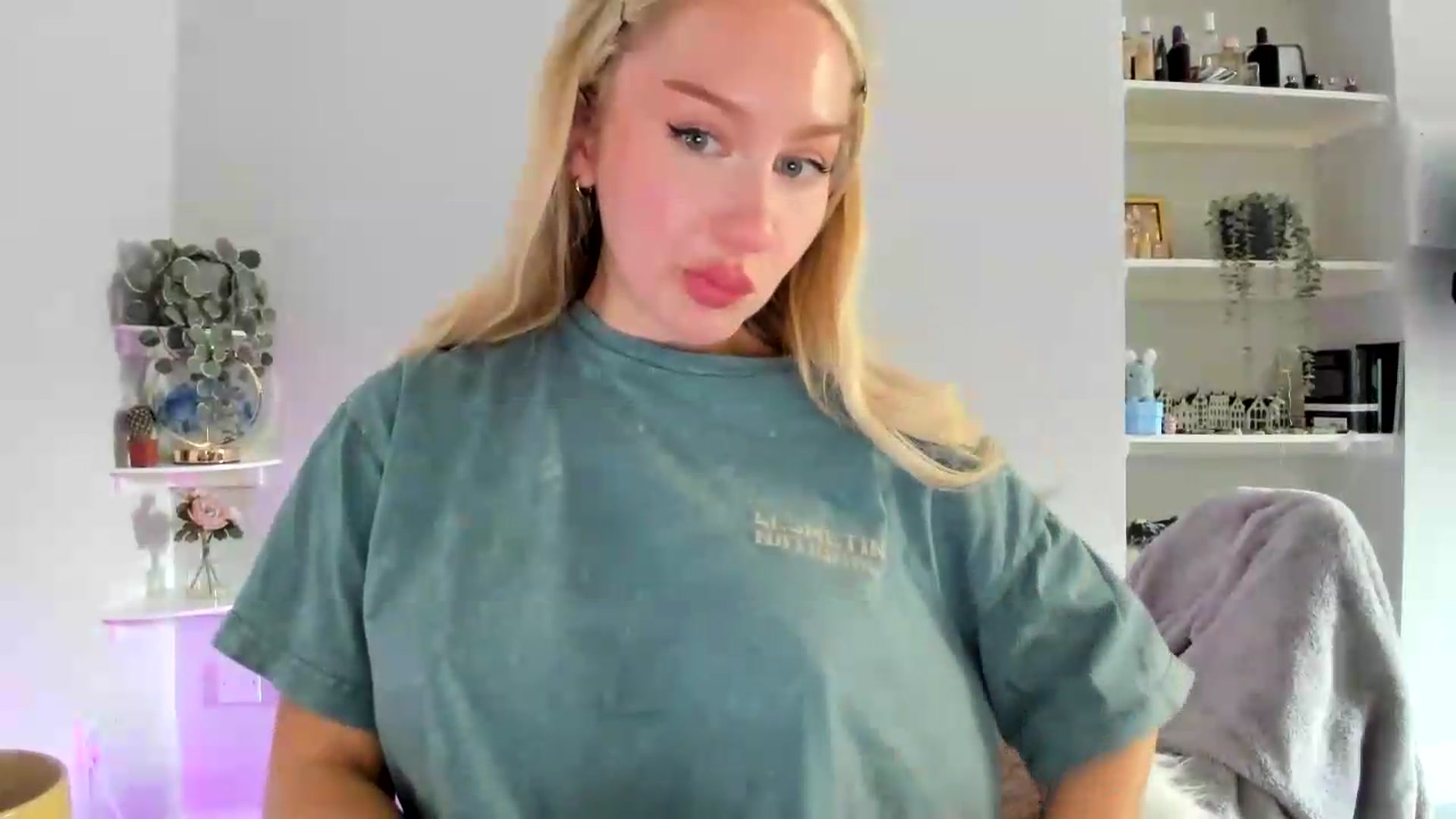 Gallery image thumbnail from pixelatedprincess's myfreecams stream on, 06/11/2026, 13:59 image 19 of 20