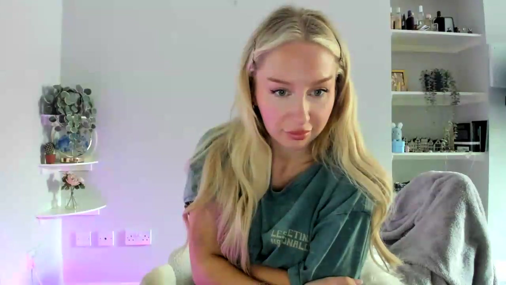 Gallery image thumbnail from pixelatedprincess's myfreecams stream on, 06/11/2026, 13:59 image 13 of 20
