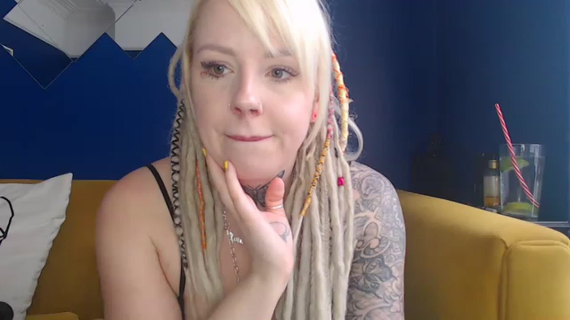Gallery image thumbnail from pixieDread's myfreecams stream on, 05/03/2023, 10:58 image 3 of 20