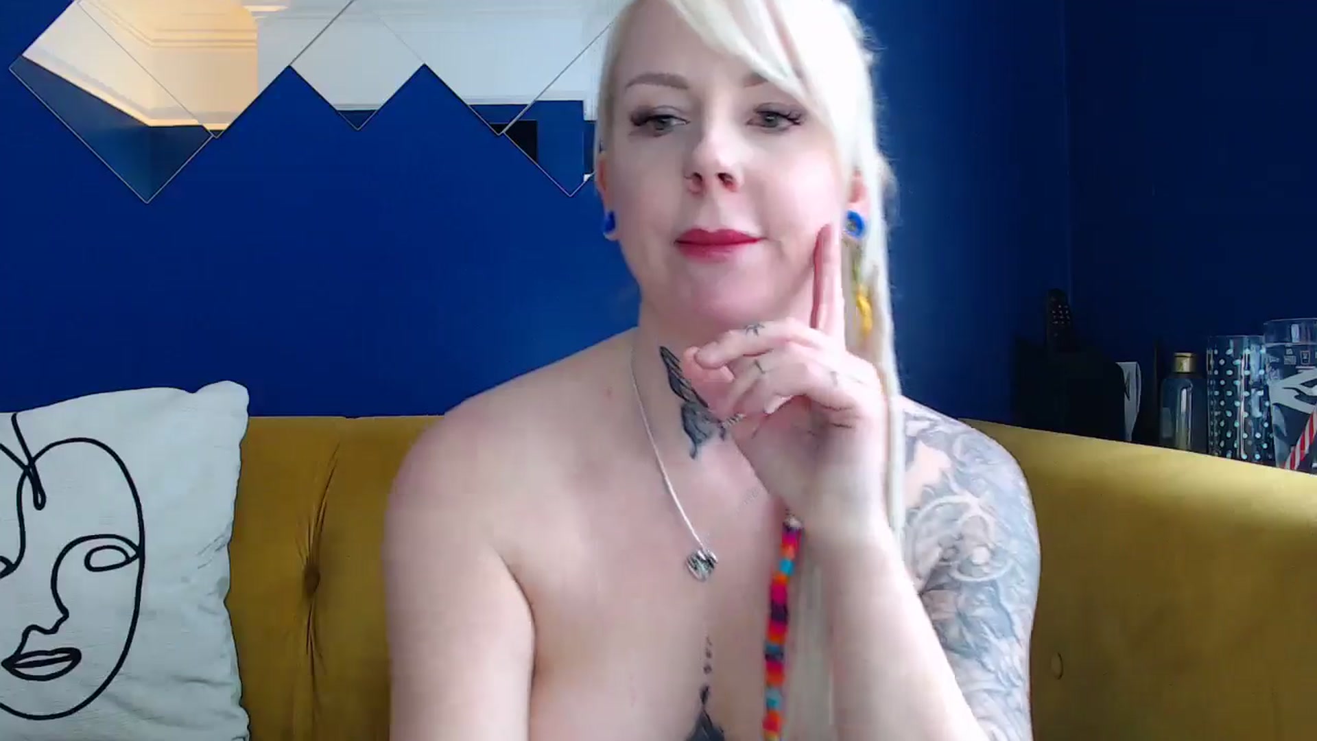 Gallery image thumbnail from pixieDread's myfreecams stream on, 04/29/2024, 13:25 image 9 of 20