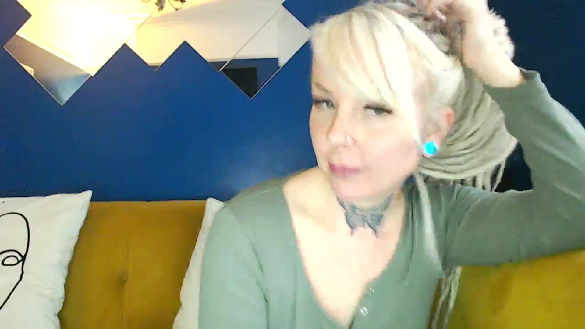 Gallery image thumbnail from pixieDread's myfreecams stream on, 11/05/2024, 14:01 image 14 of 20
