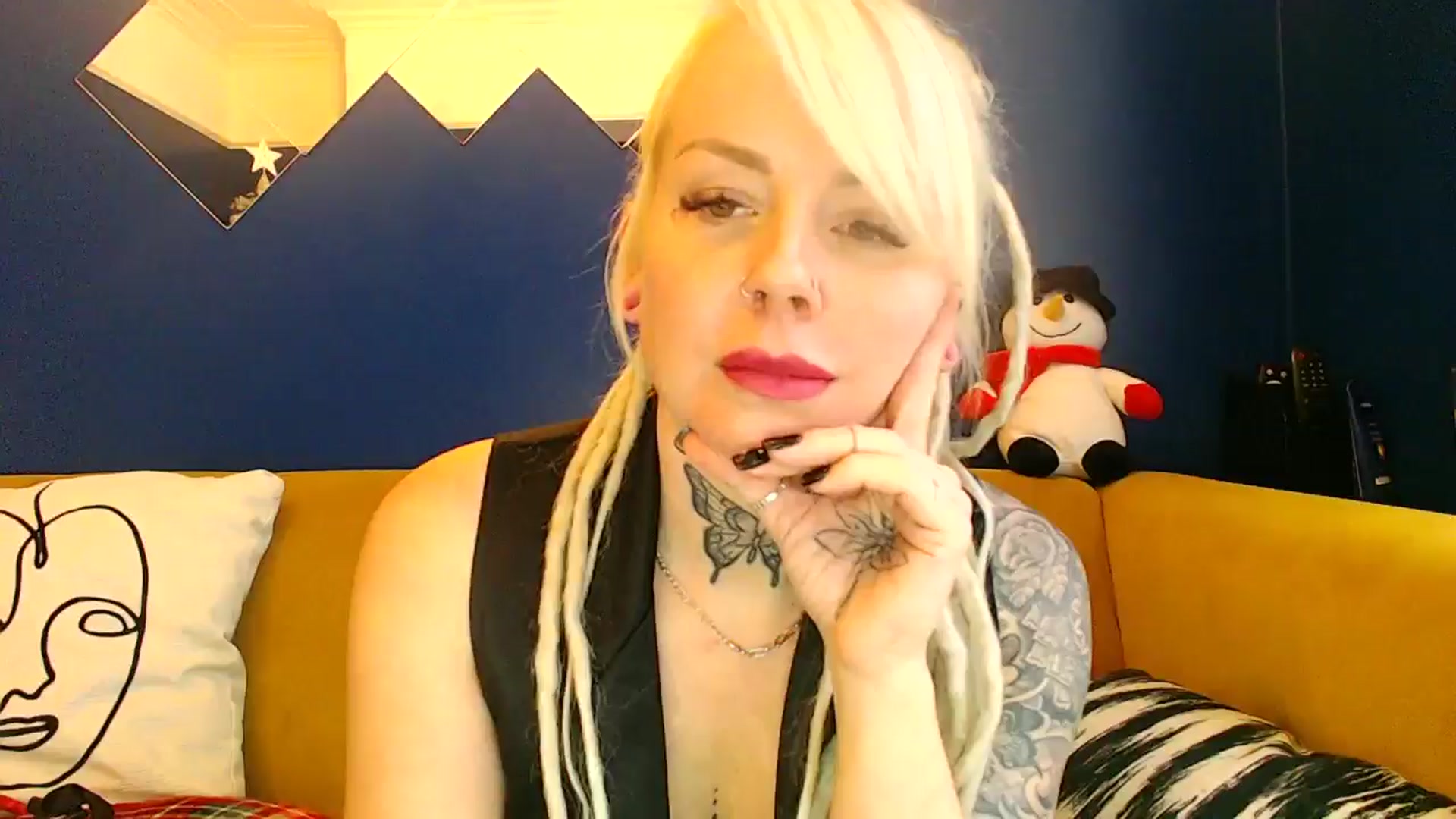 Gallery image thumbnail from pixieDread's myfreecams stream on, 12/09/2024, 13:40 image 13 of 20