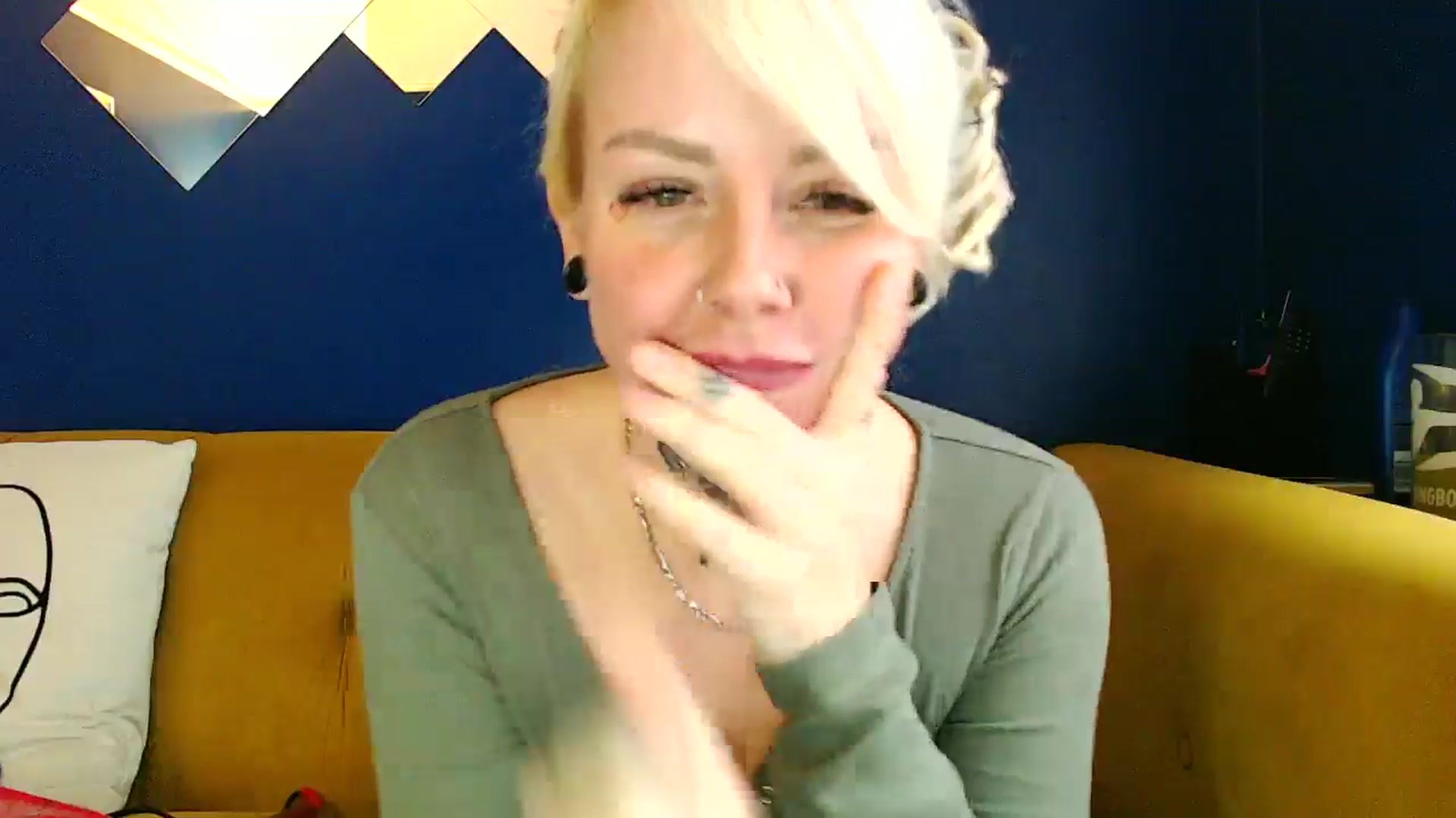 Gallery image thumbnail from pixieDread's myfreecams stream on, 01/13/2025, 13:56 image 19 of 20