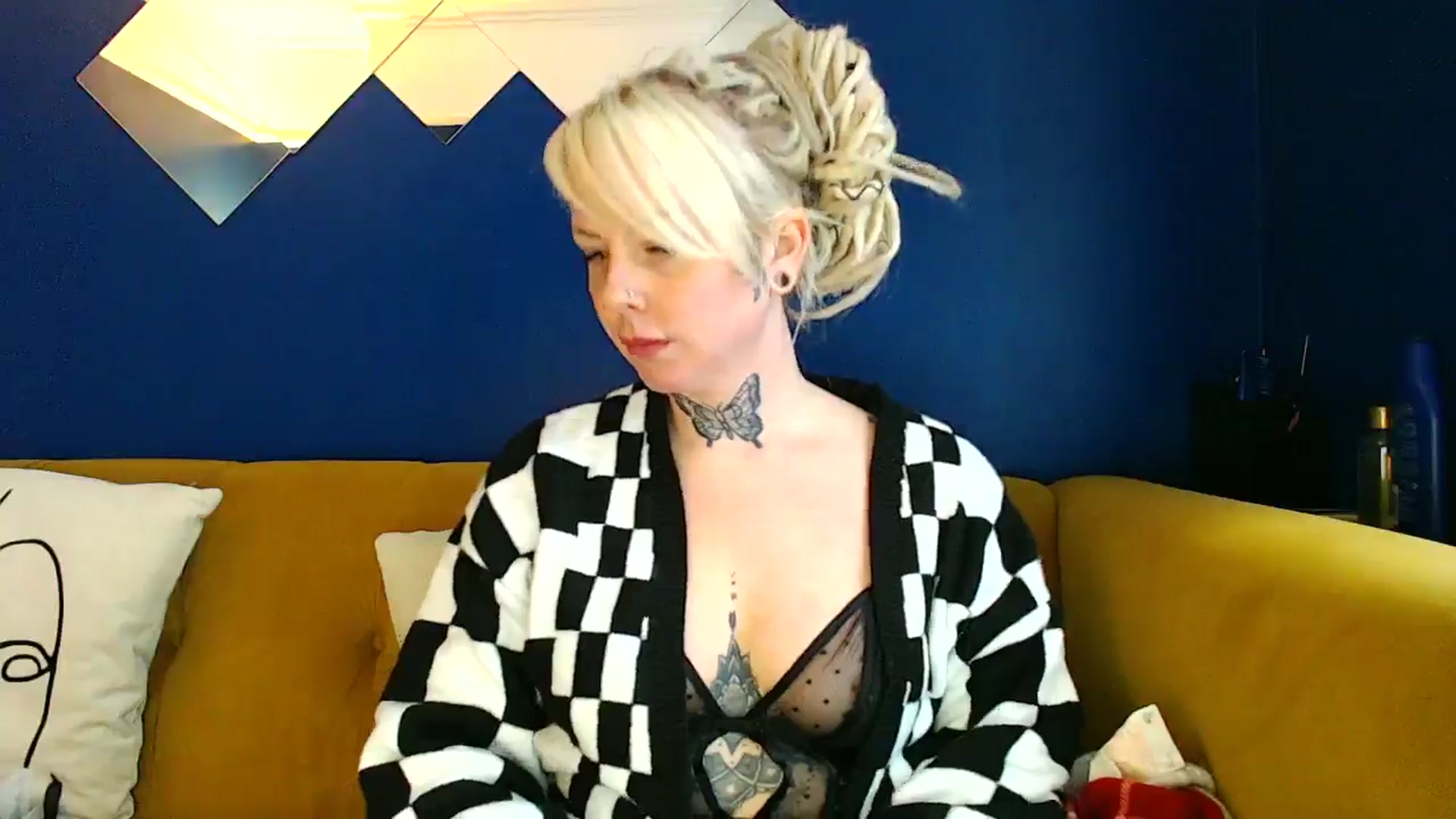 Gallery image thumbnail from pixieDread's myfreecams stream on, 01/15/2025, 12:40 image 19 of 20