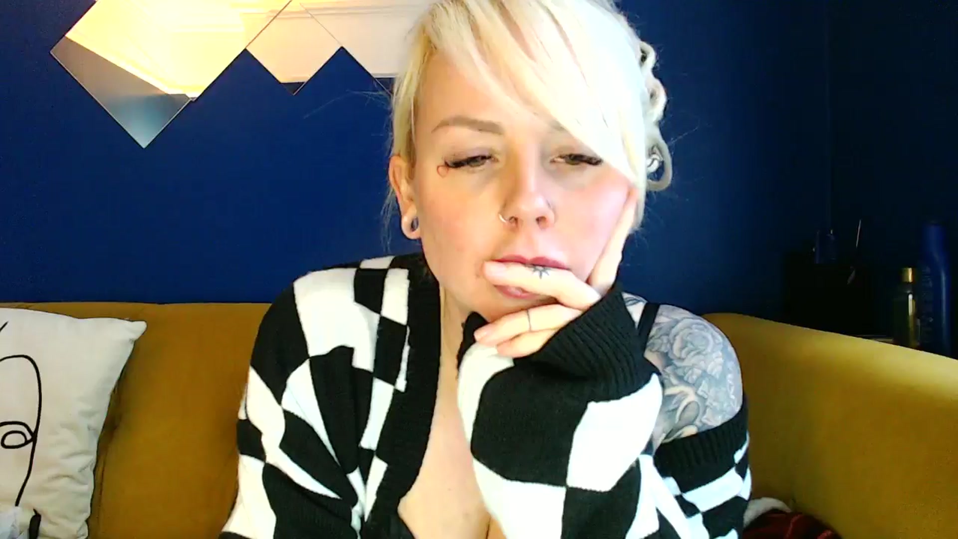 Gallery image thumbnail from pixieDread's myfreecams stream on, 01/15/2025, 12:40 image 15 of 20