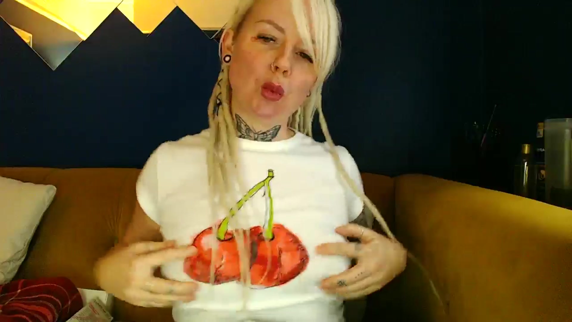 Gallery image thumbnail from pixieDread's myfreecams stream on, 01/22/2025, 14:37 image 13 of 20