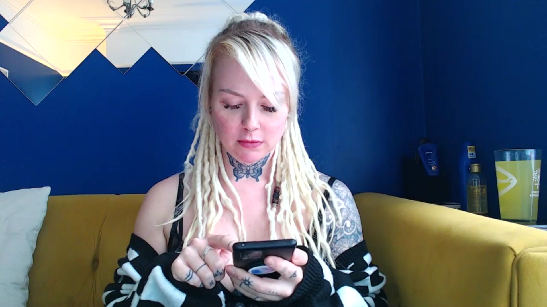 Gallery image thumbnail from pixieDread's myfreecams stream on, 03/10/2025, 12:29 image 18 of 20