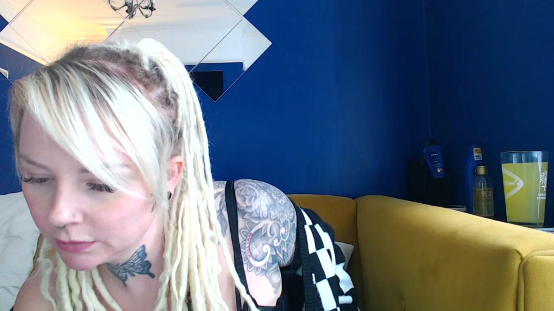 Gallery image thumbnail from pixieDread's myfreecams stream on, 03/10/2025, 12:29 image 17 of 20