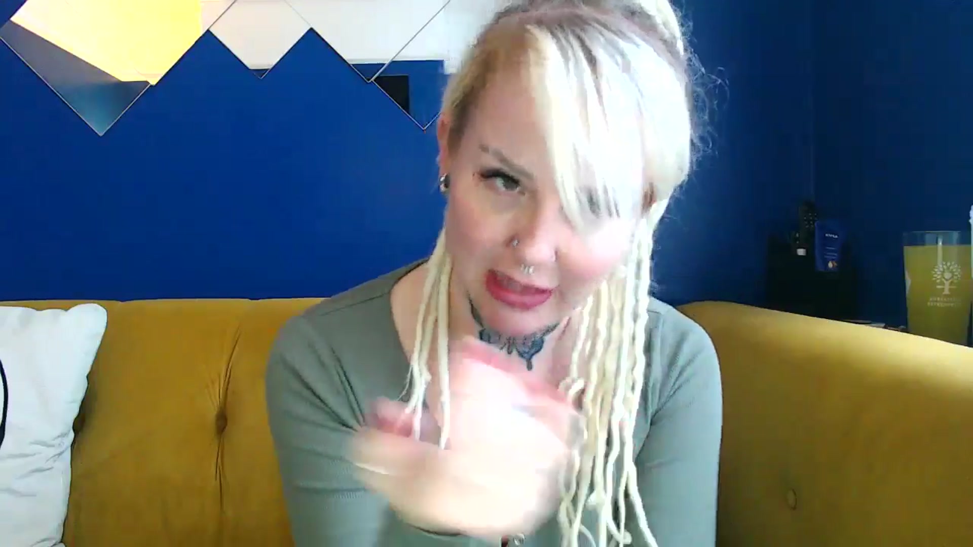Gallery image thumbnail from pixieDread's myfreecams stream on, 03/19/2025, 12:11 image 16 of 20