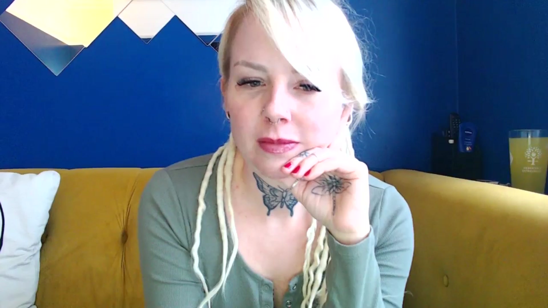 Gallery image thumbnail from pixieDread's myfreecams stream on, 03/19/2025, 12:11 image 12 of 20