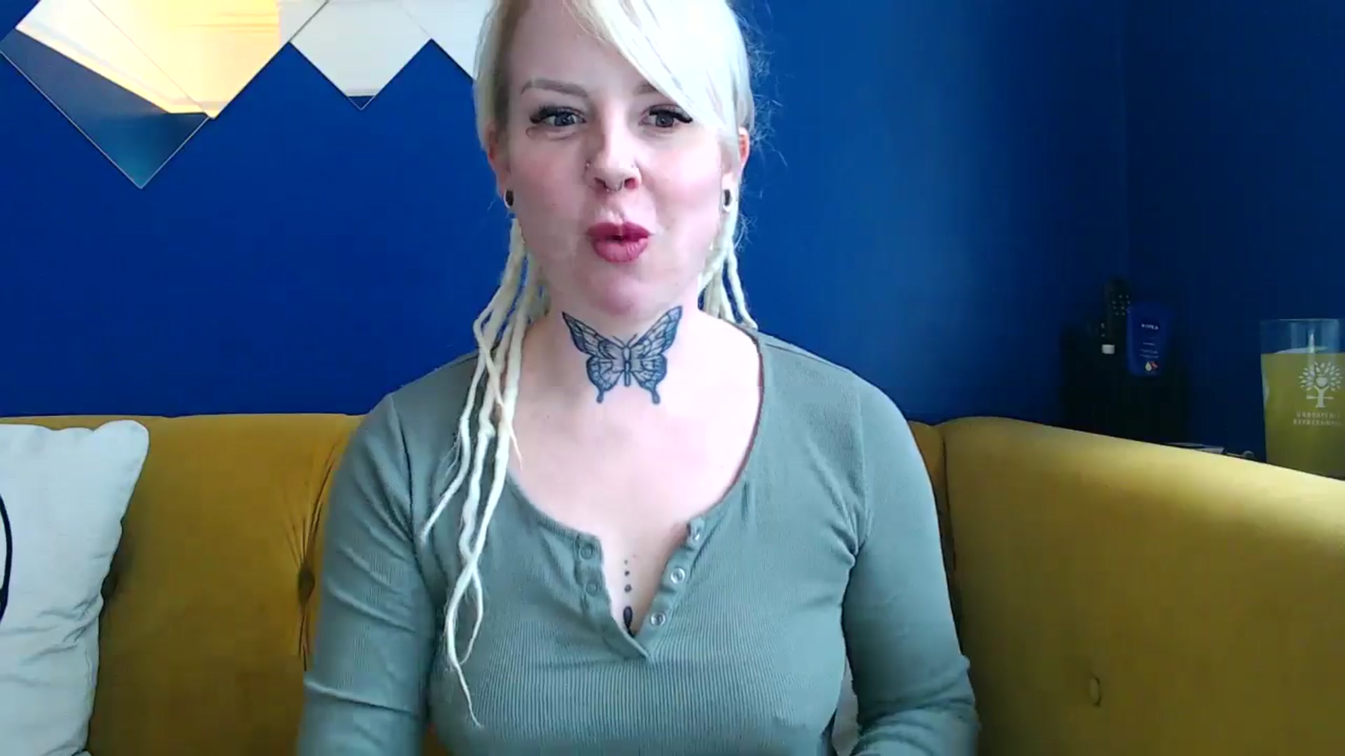 Gallery image thumbnail from pixieDread's myfreecams stream on, 03/19/2025, 12:40 image 14 of 20