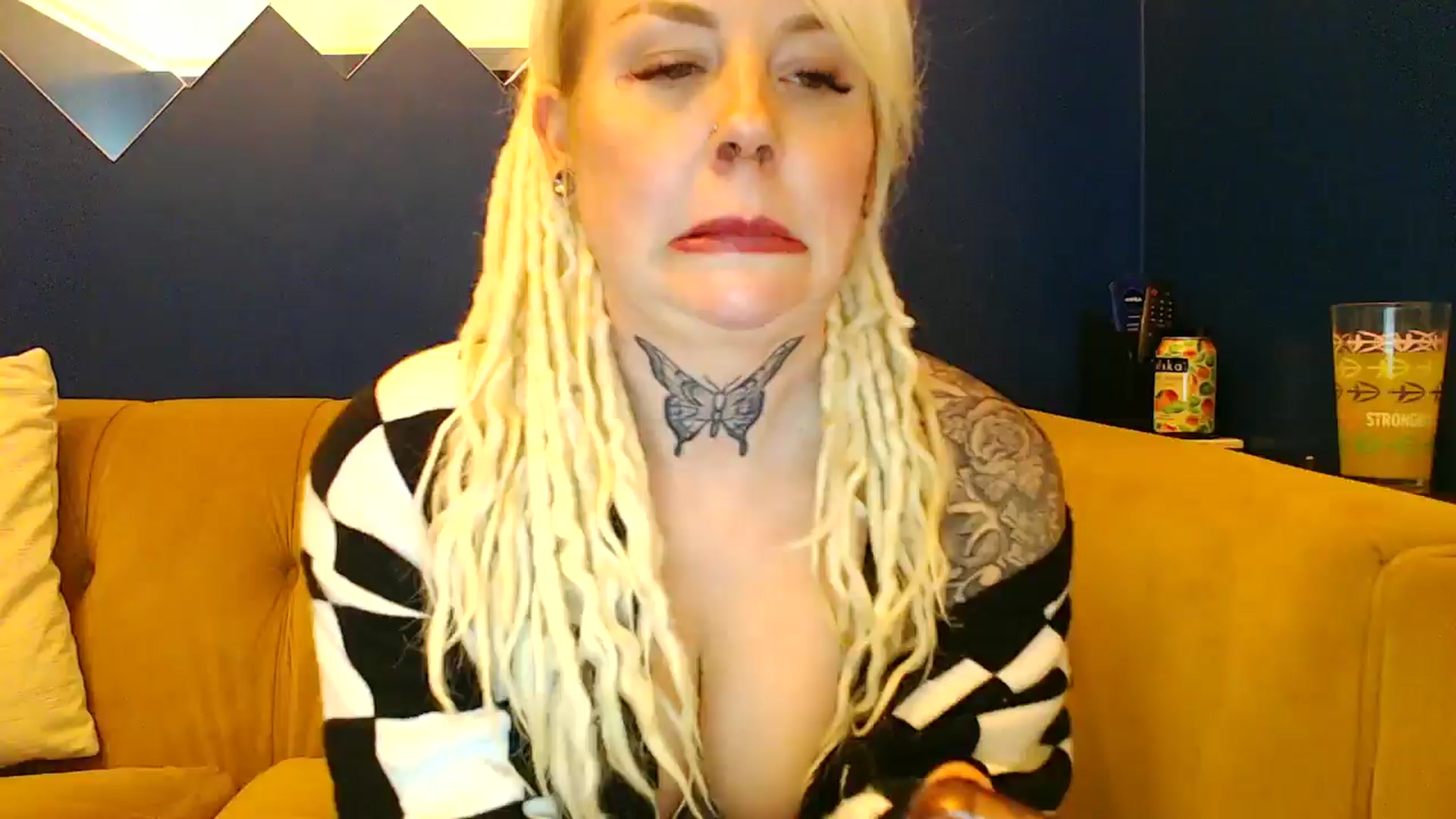 Gallery image thumbnail from pixieDread's myfreecams stream on, 03/28/2025, 20:42 image 1 of 20