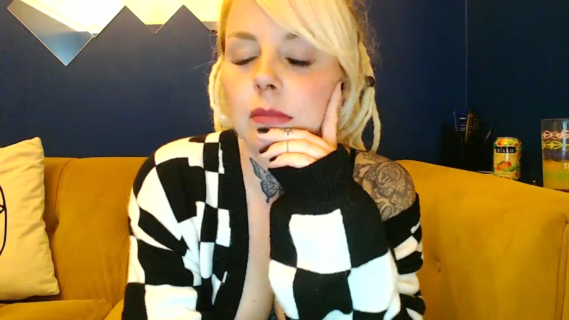 Gallery image thumbnail from pixieDread's myfreecams stream on, 03/28/2025, 21:14 image 11 of 20