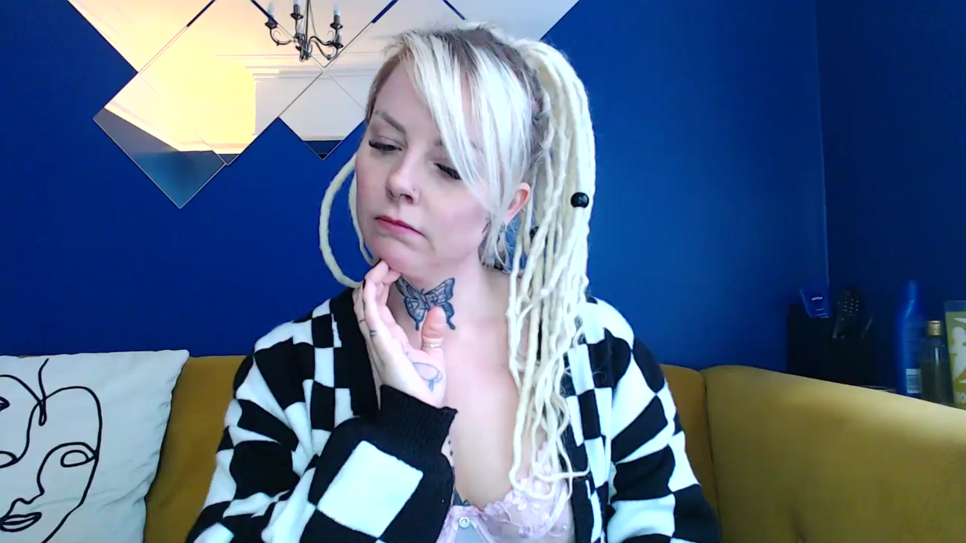 Gallery image thumbnail from pixieDread's myfreecams stream on, 03/31/2025, 10:39 image 1 of 20