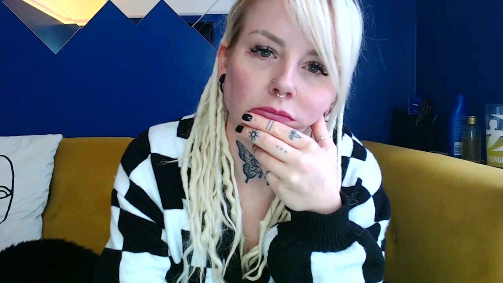 Gallery image thumbnail from pixieDread's myfreecams stream on, 03/31/2025, 11:35 image 13 of 20