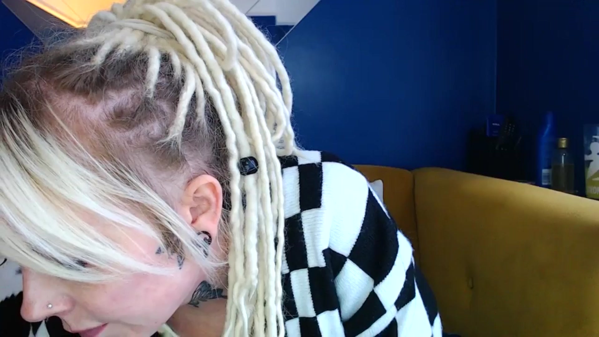 Gallery image thumbnail from pixieDread's myfreecams stream on, 03/31/2025, 11:35 image 15 of 20