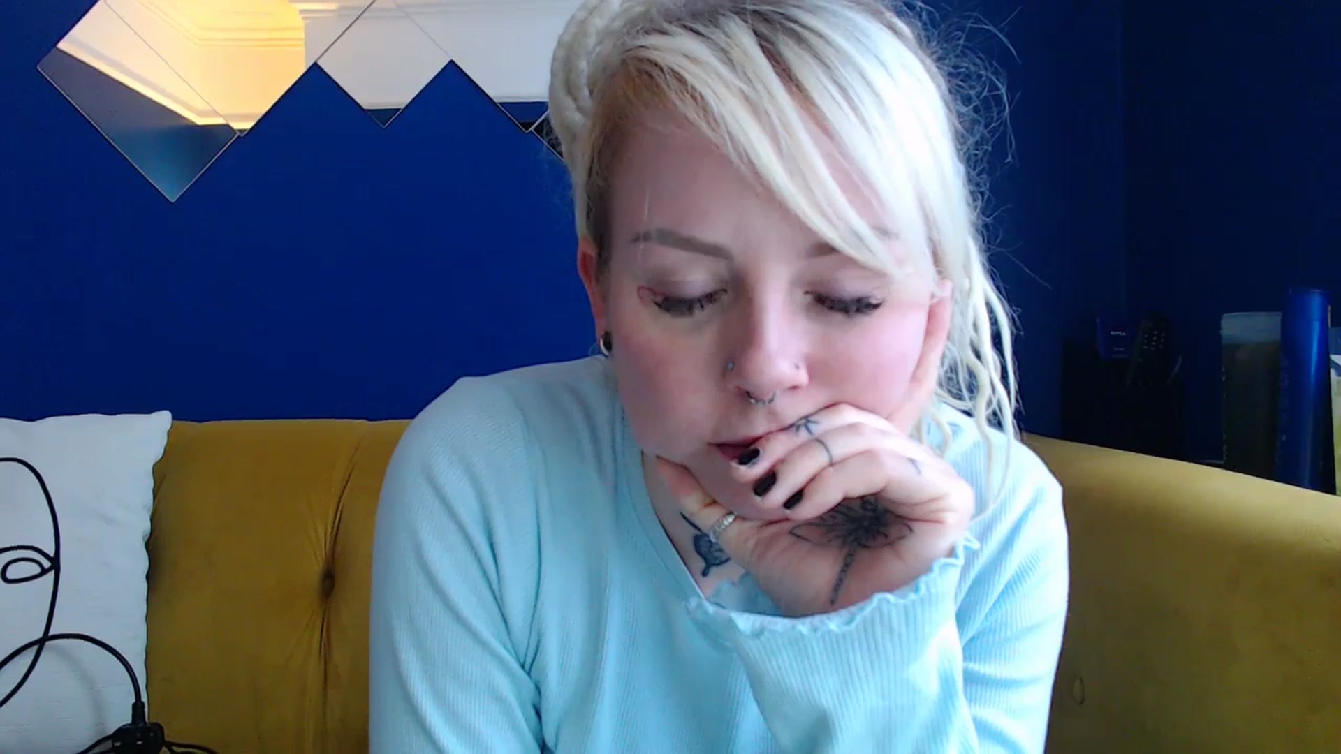Gallery image thumbnail from pixieDread's myfreecams stream on, 04/03/2025, 12:03 image 7 of 20