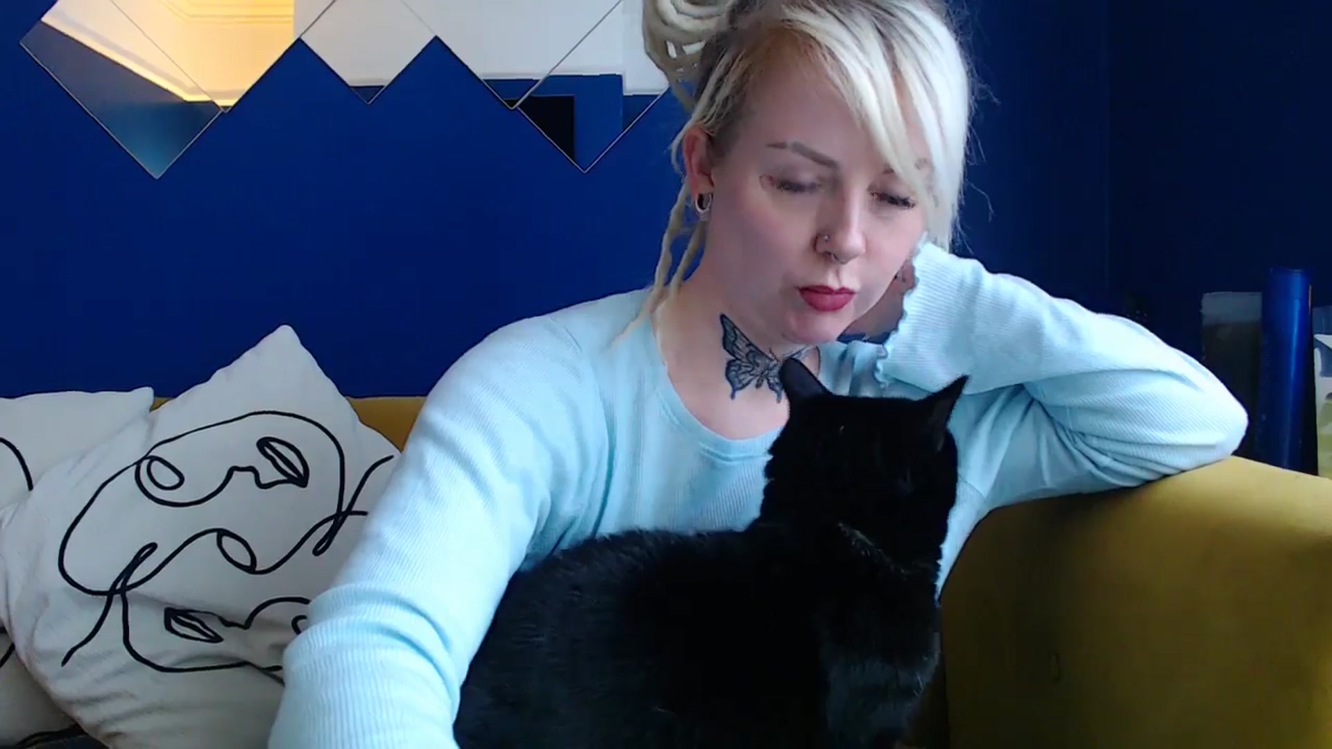 Gallery image thumbnail from pixieDread's myfreecams stream on, 04/03/2025, 12:34 image 10 of 20