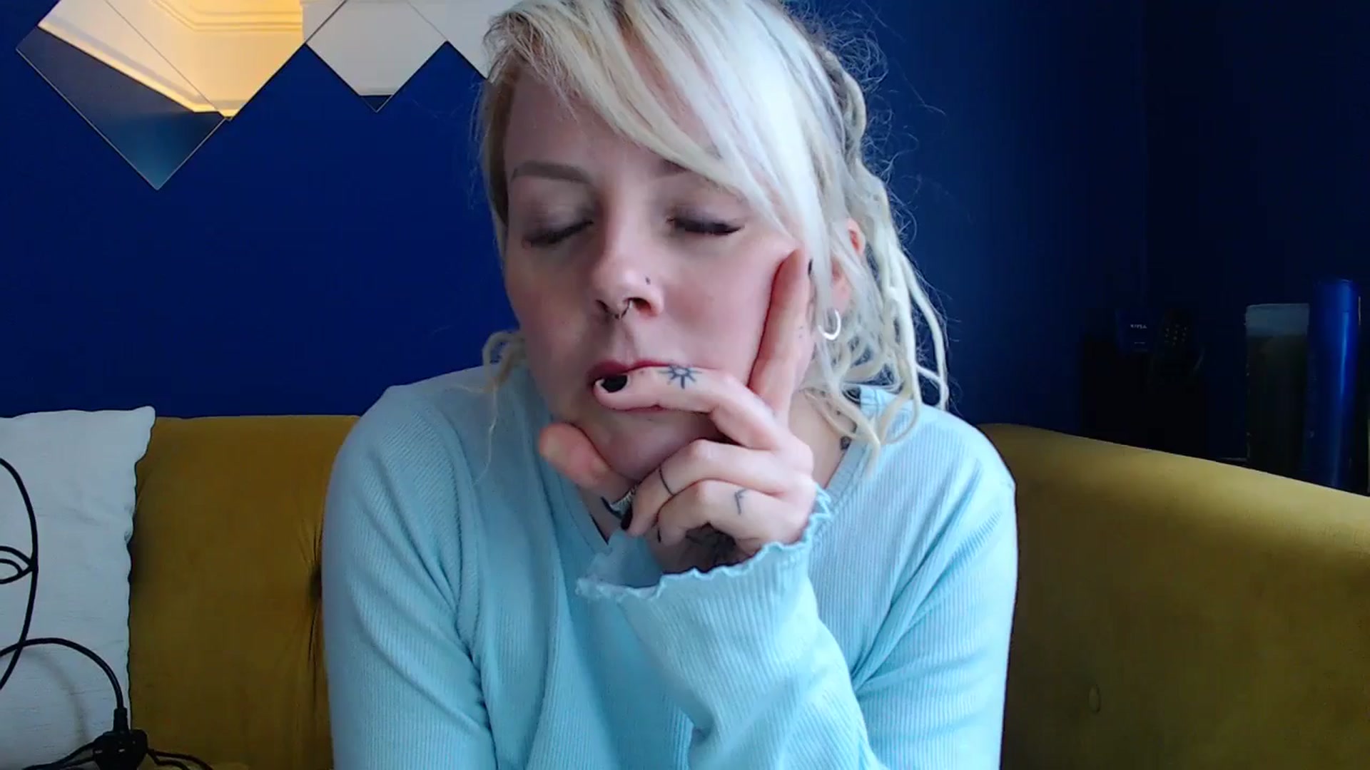 Gallery image thumbnail from pixieDread's myfreecams stream on, 04/03/2025, 12:34 image 2 of 20
