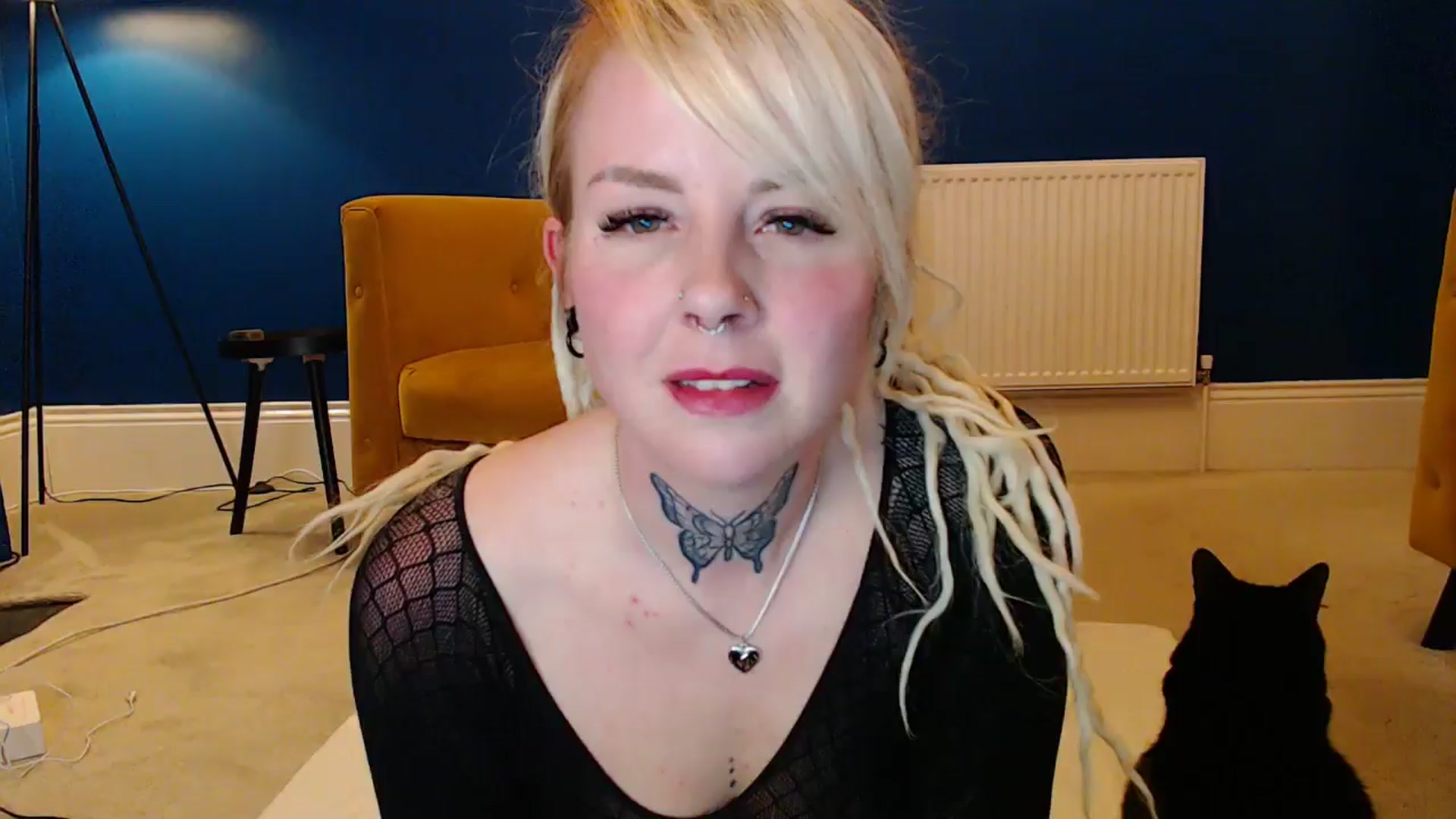 Gallery image thumbnail from pixieDread's myfreecams stream on, 04/09/2025, 22:51 image 1 of 20