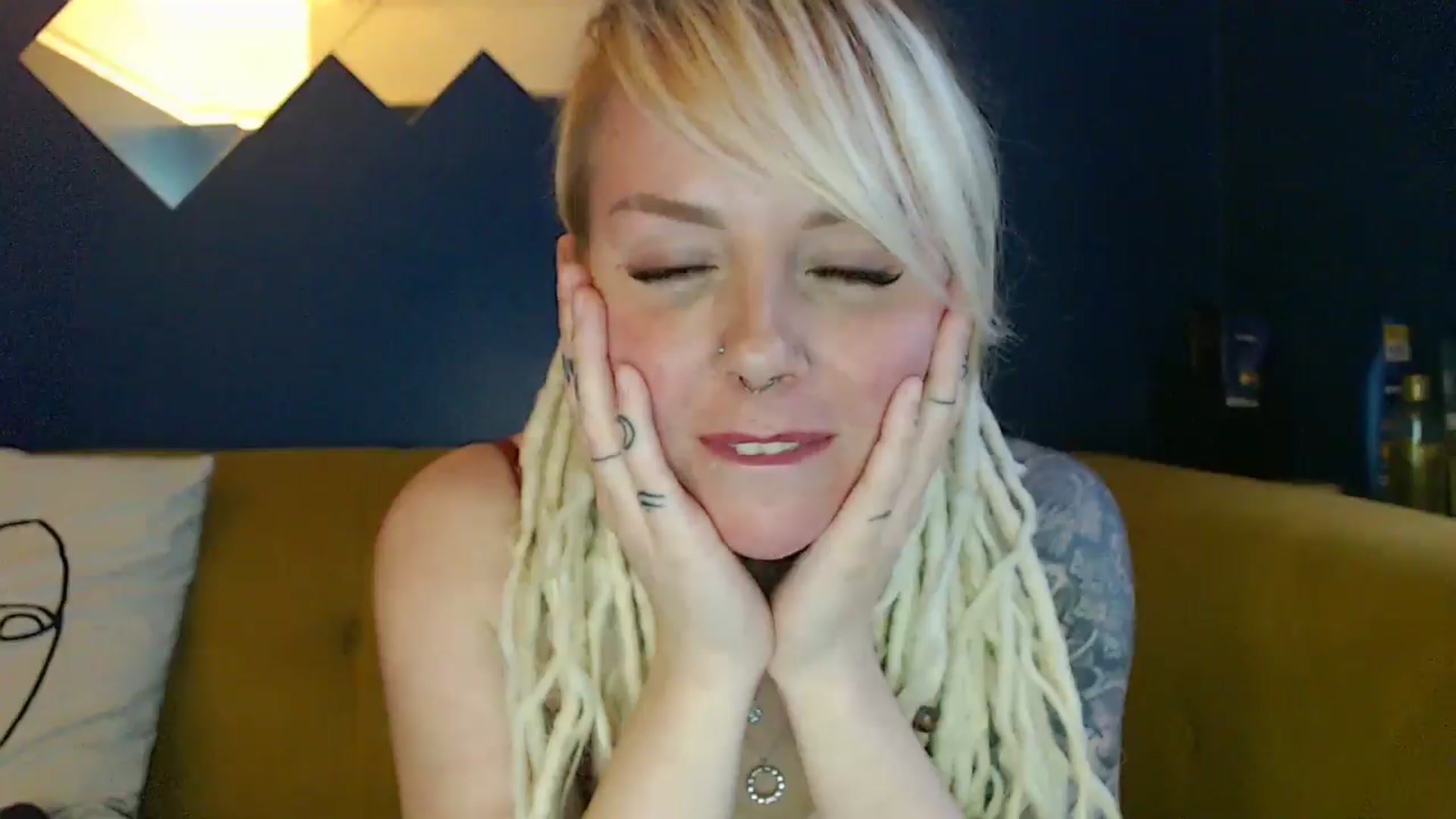 Gallery image thumbnail from pixieDread's myfreecams stream on, 04/18/2025, 19:59 image 6 of 20