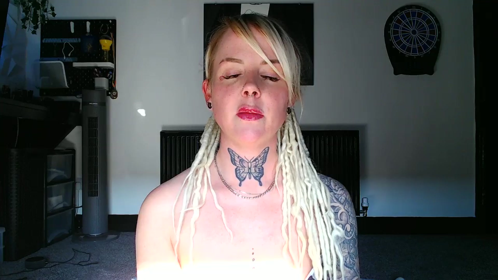 Gallery image thumbnail from pixieDread's myfreecams stream on, 05/09/2025, 17:22 image 6 of 20