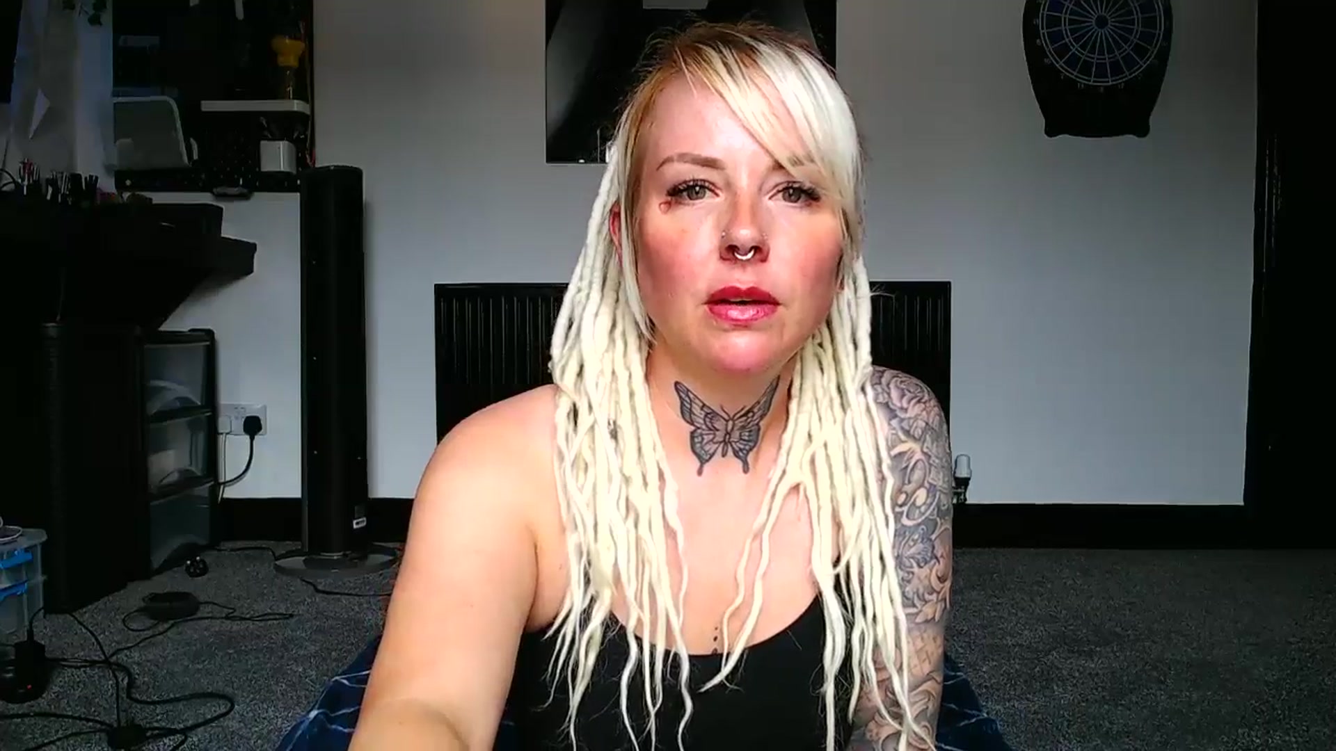Gallery image thumbnail from pixieDread's myfreecams stream on, 05/15/2025, 11:08 image 3 of 20