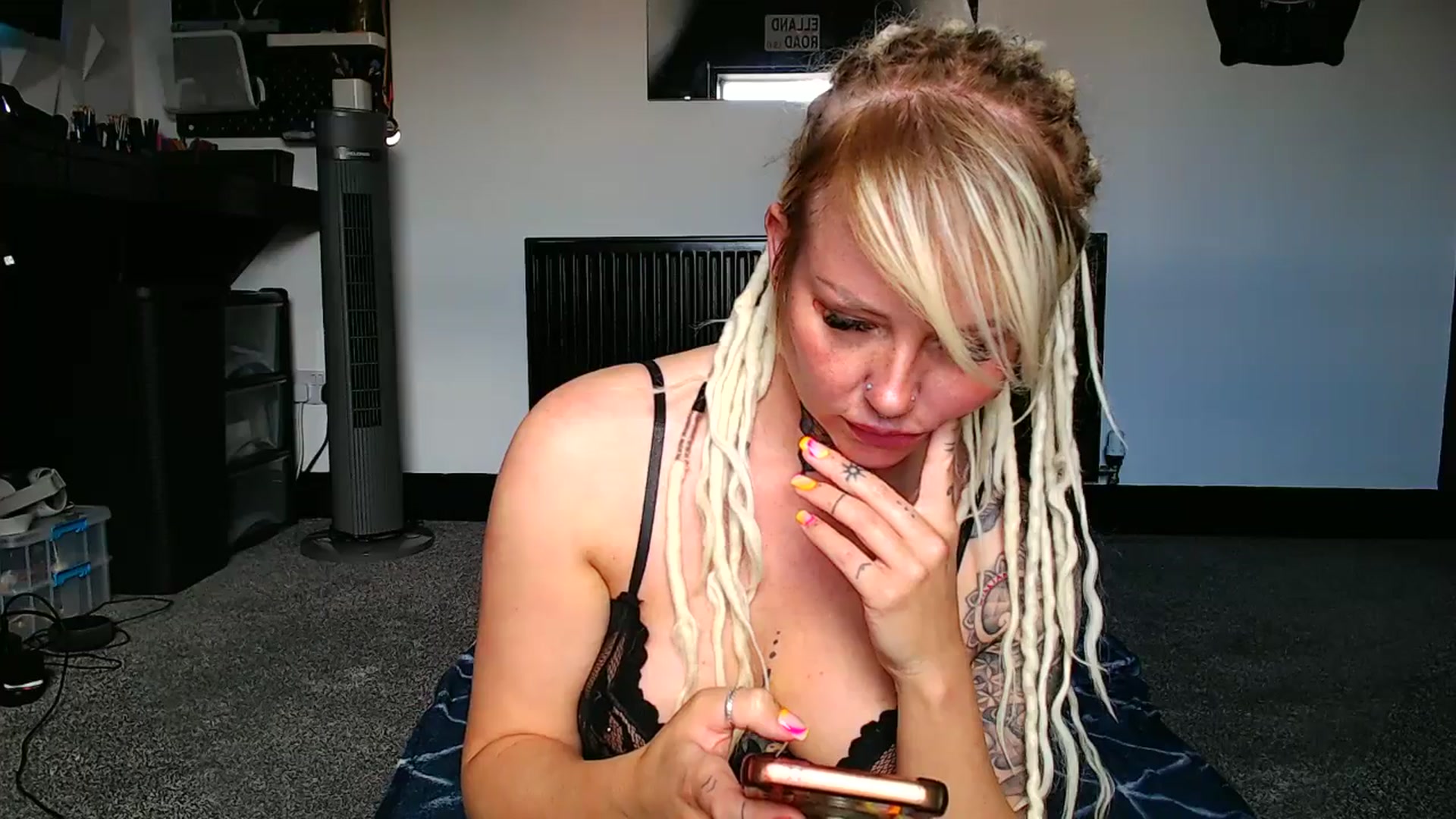 Gallery image thumbnail from pixieDread's myfreecams stream on, 05/21/2025, 12:29 image 9 of 20