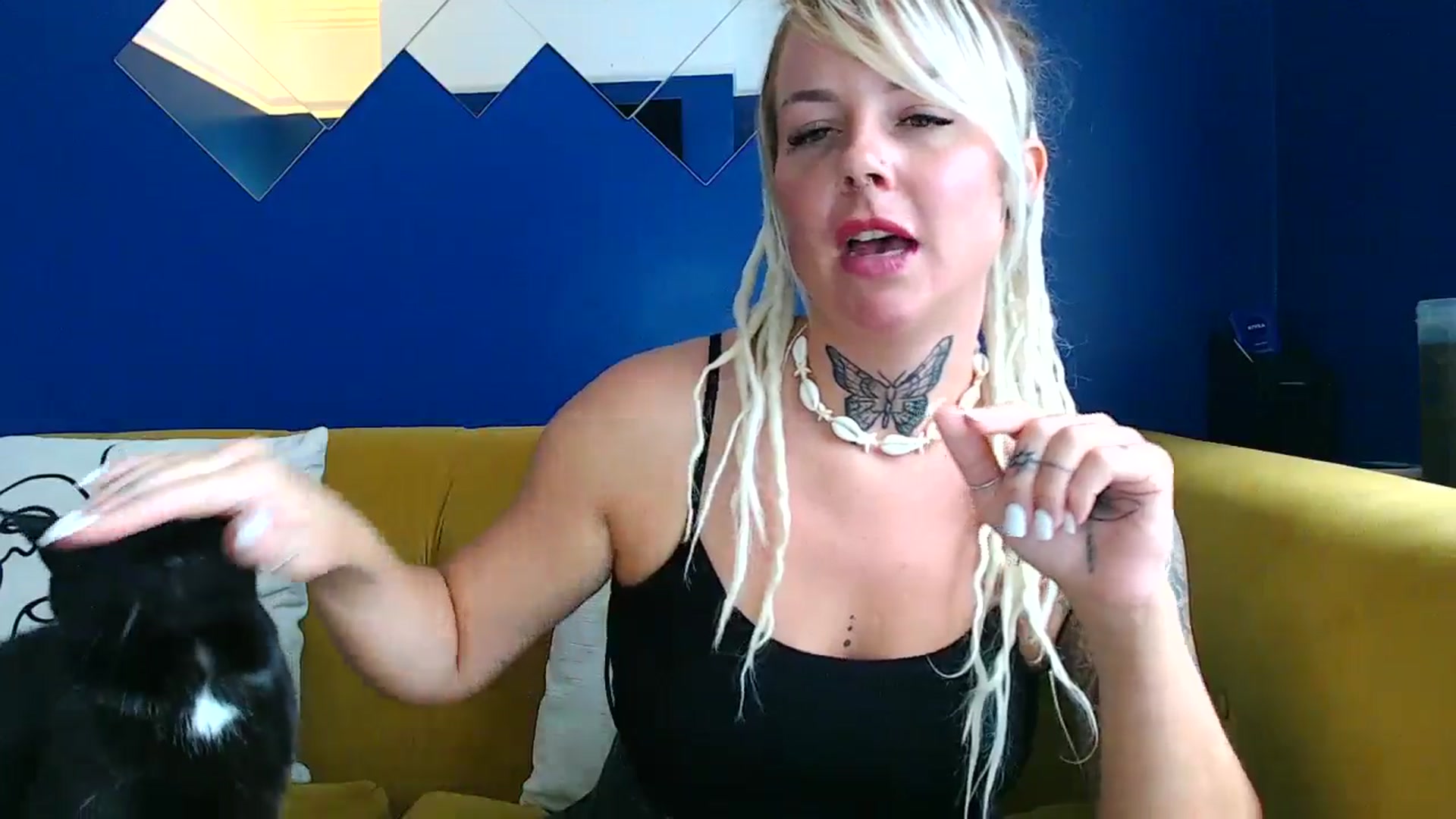 Gallery image thumbnail from pixieDread's myfreecams stream on, 07/03/2025, 10:44 image 6 of 20