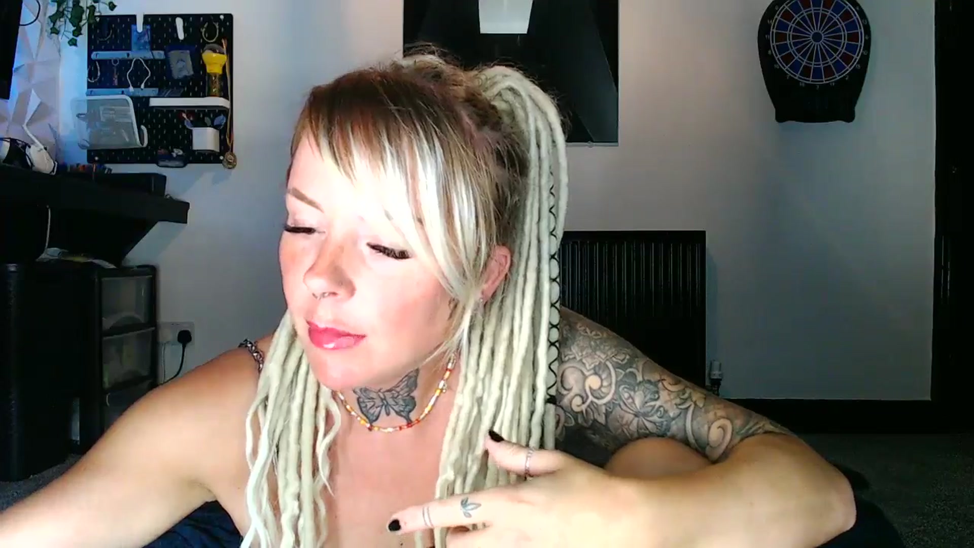 Gallery image thumbnail from pixieDread's myfreecams stream on, 08/12/2025, 16:26 image 18 of 20