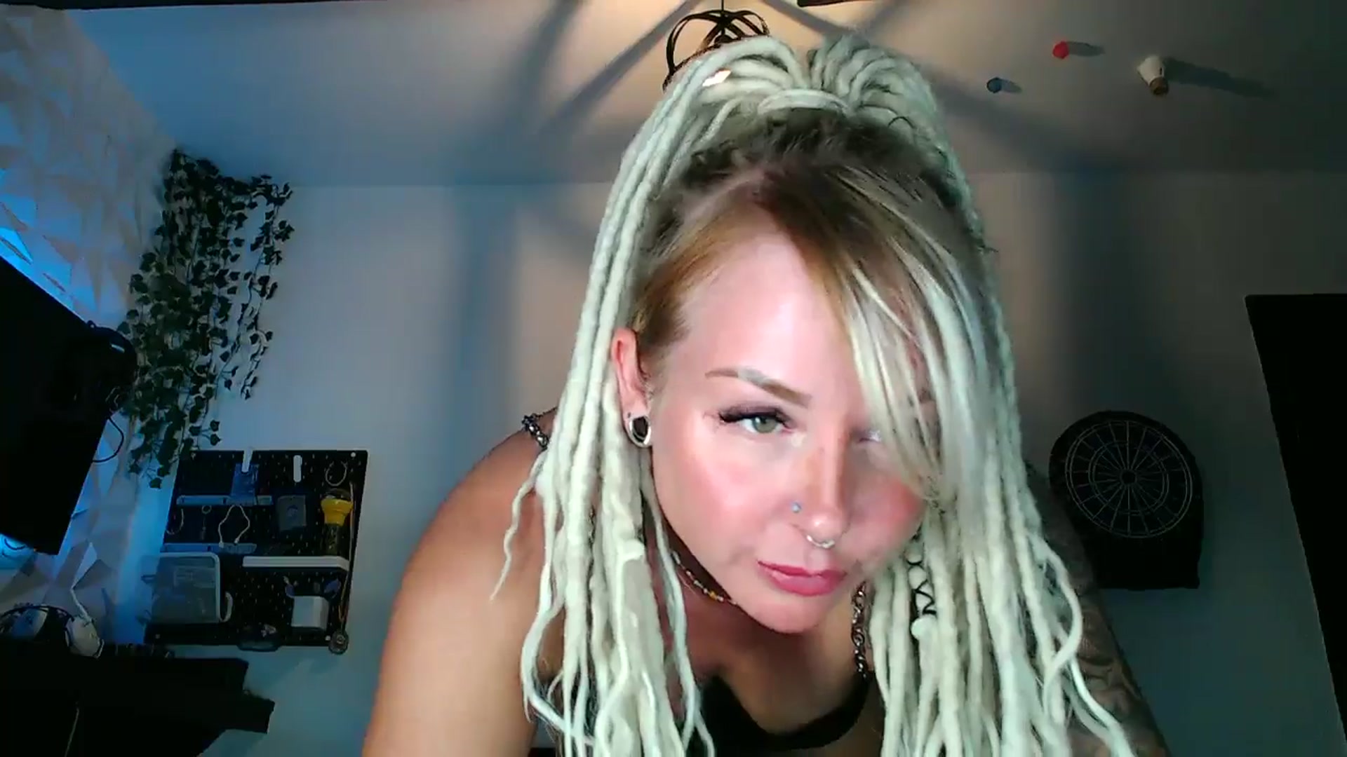 Gallery image thumbnail from pixieDread's myfreecams stream on, 08/12/2025, 17:27 image 4 of 20