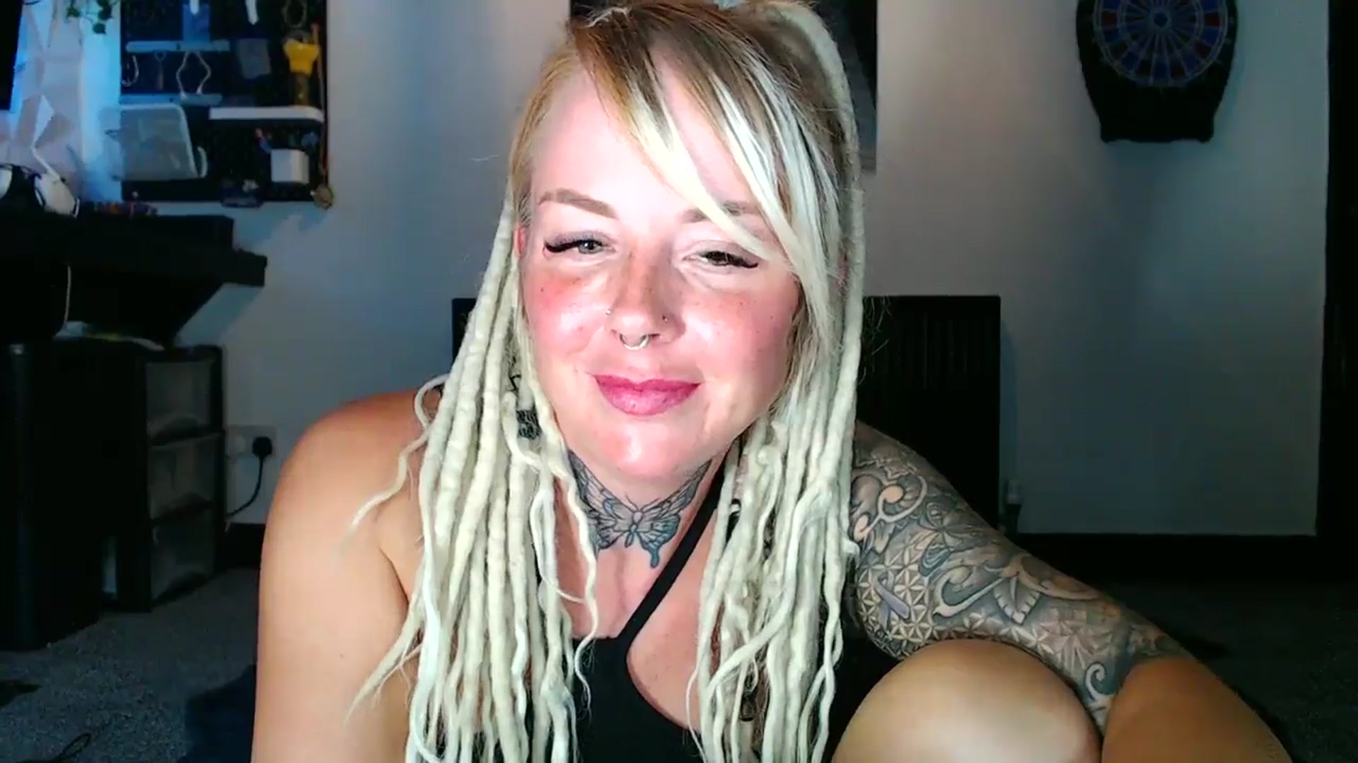 Gallery image thumbnail from pixieDread's myfreecams stream on, 08/13/2025, 16:00 image 16 of 20