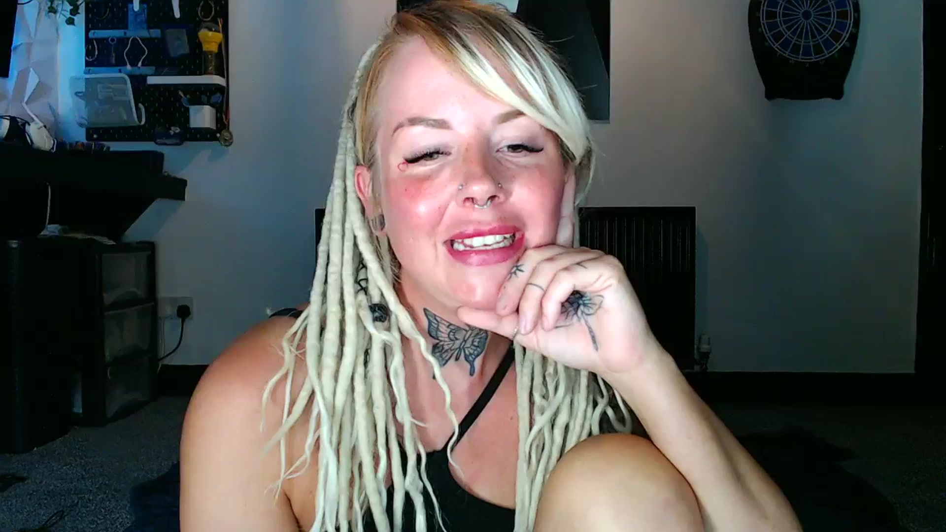 Gallery image thumbnail from pixieDread's myfreecams stream on, 08/13/2025, 16:00 image 15 of 20