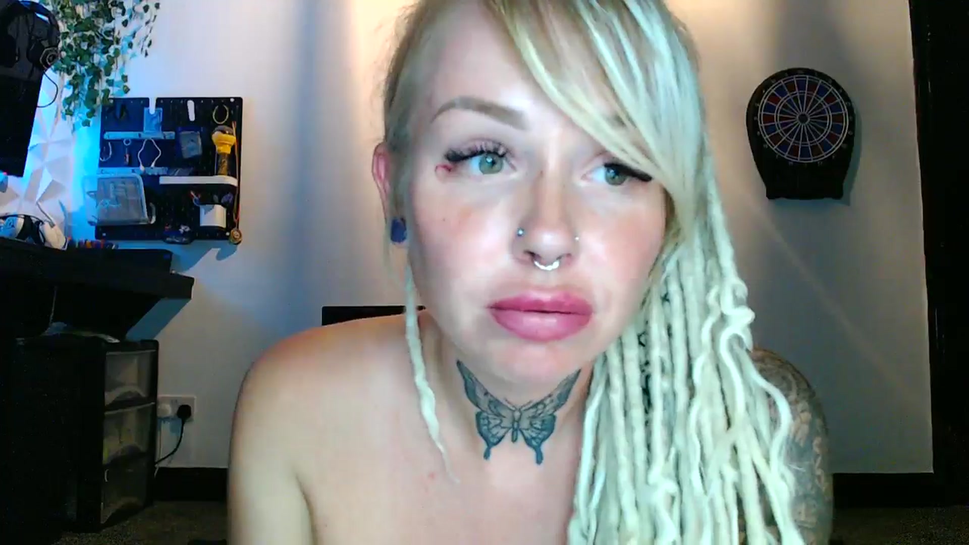 Gallery image thumbnail from pixieDread's myfreecams stream on, 08/13/2025, 21:51 image 16 of 20